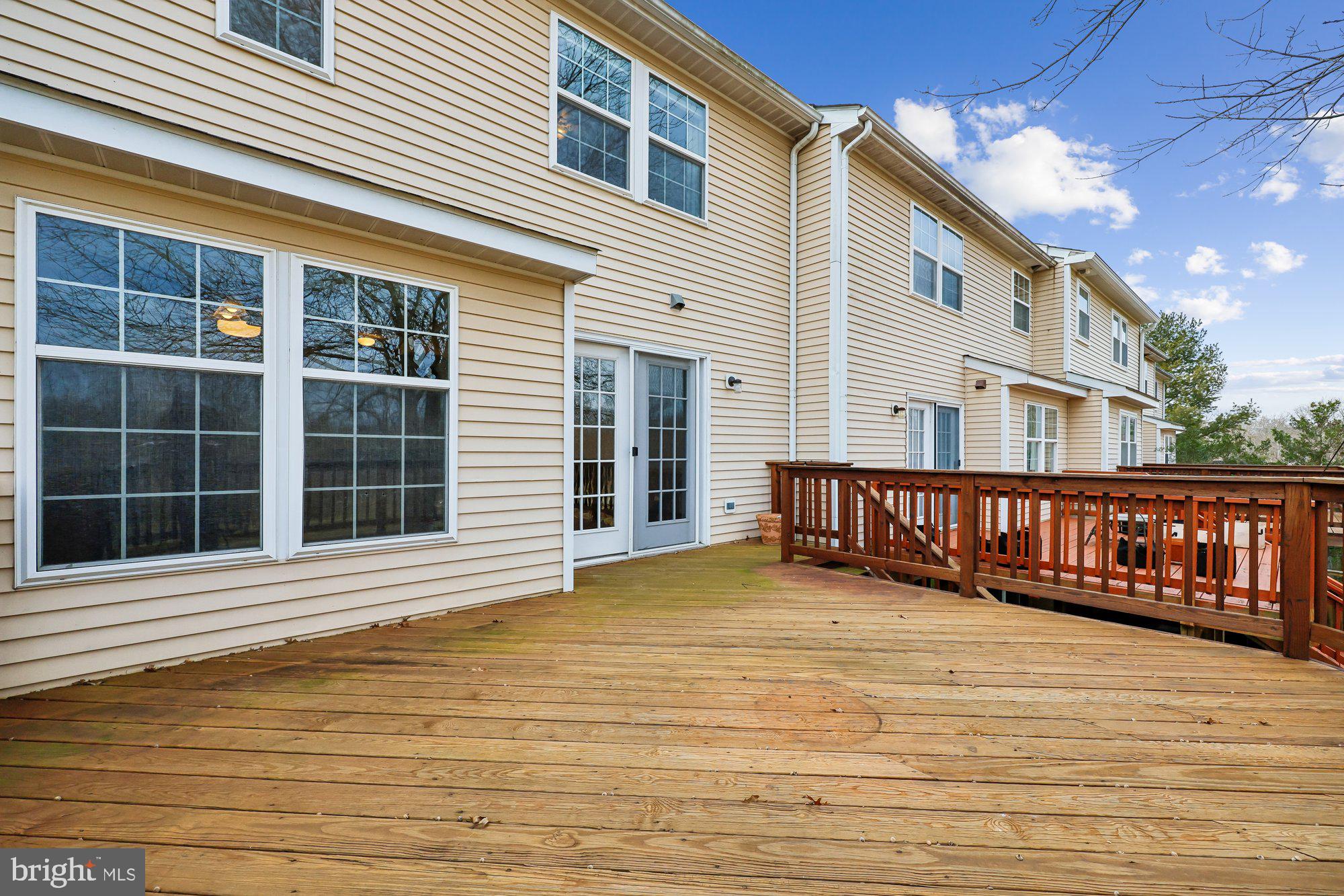 WATERSIDE - Residential