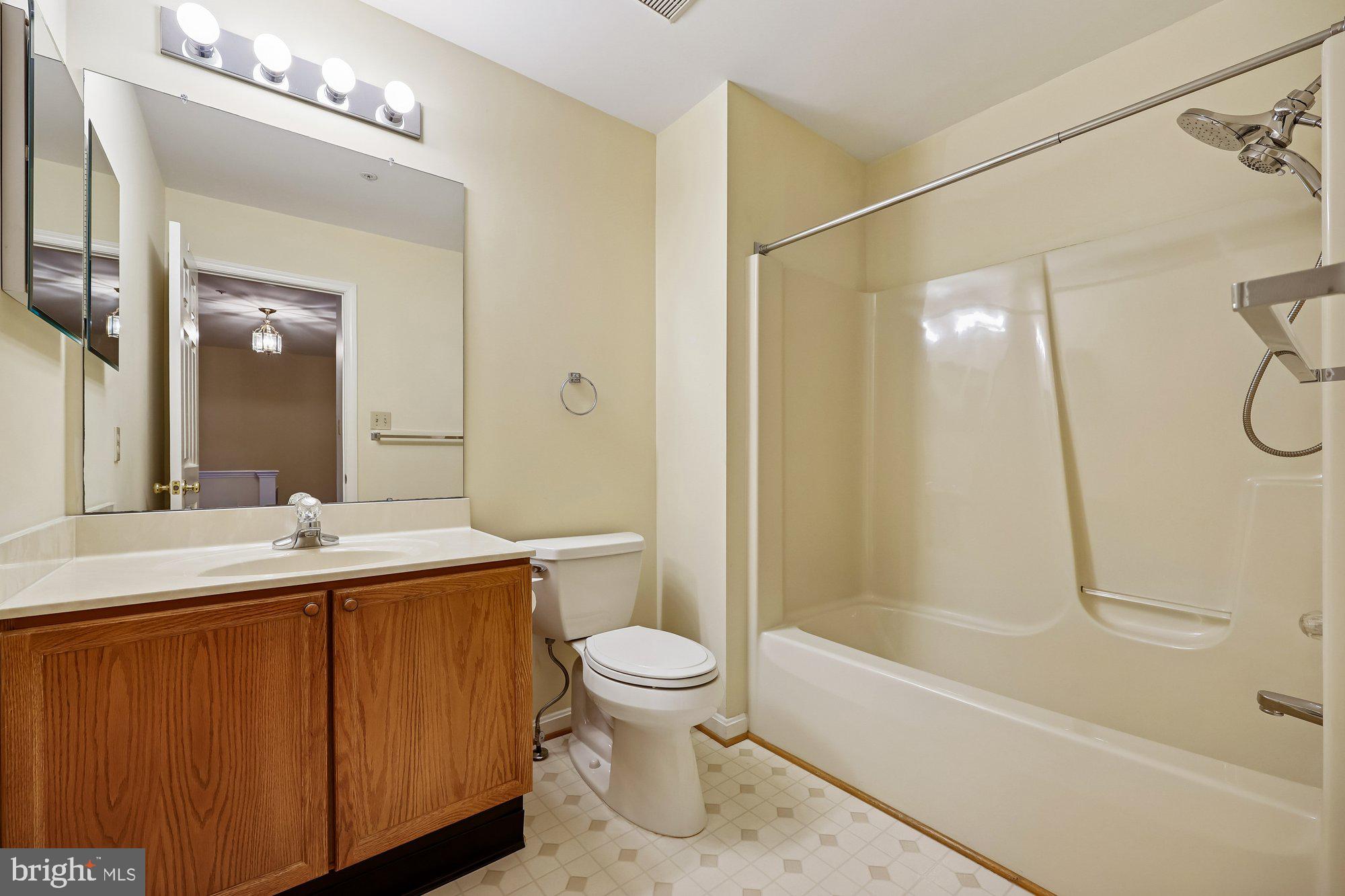 WATERSIDE - Residential