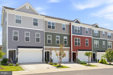 Townhouse For Sale - 205 Jenkins Way<br/> GLEN BURNIE, MD 21061