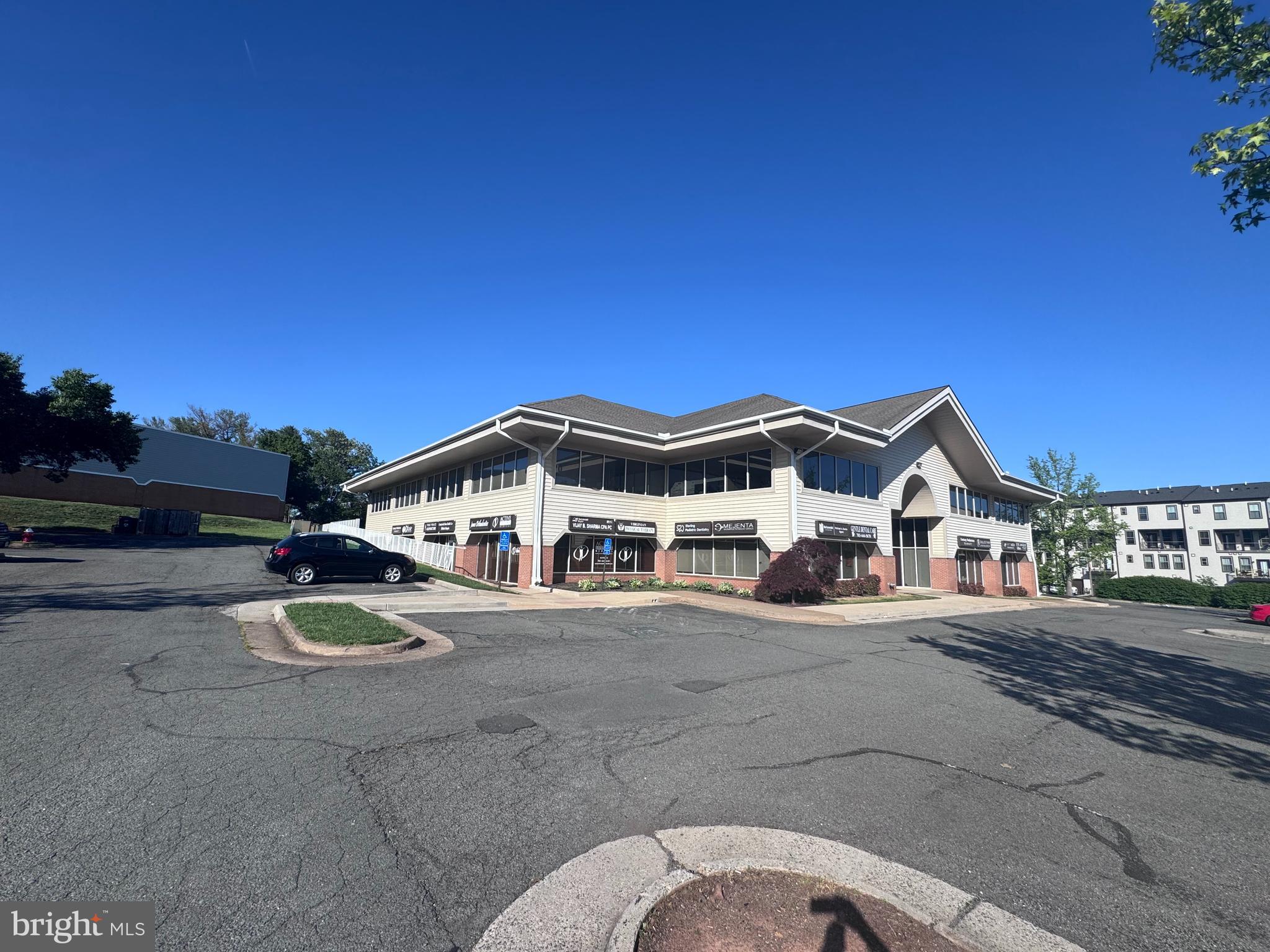 20 PIDGEON HILL DRIVE 208