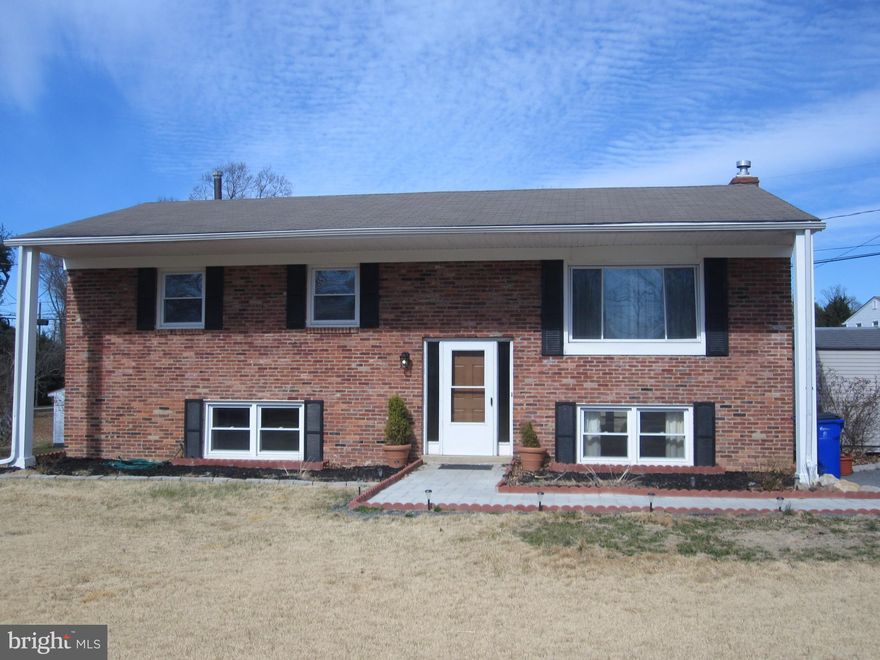 Spacious 3 bedroom home in Columbia. Family room with fireplace, living room, and dining room. Deck and patio. All appliances. Pets considered, no smoking