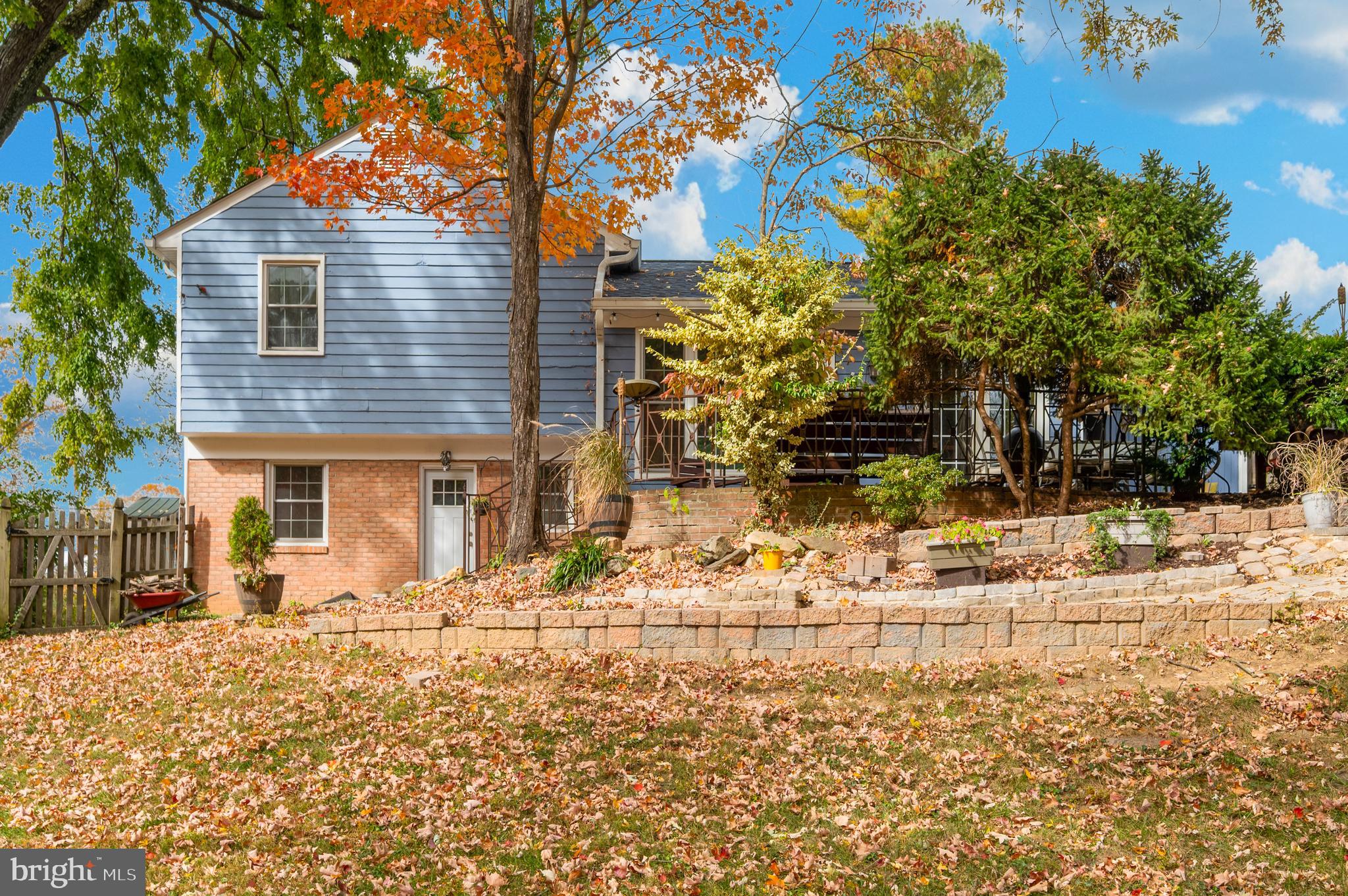 MANOR WOODS - Residential