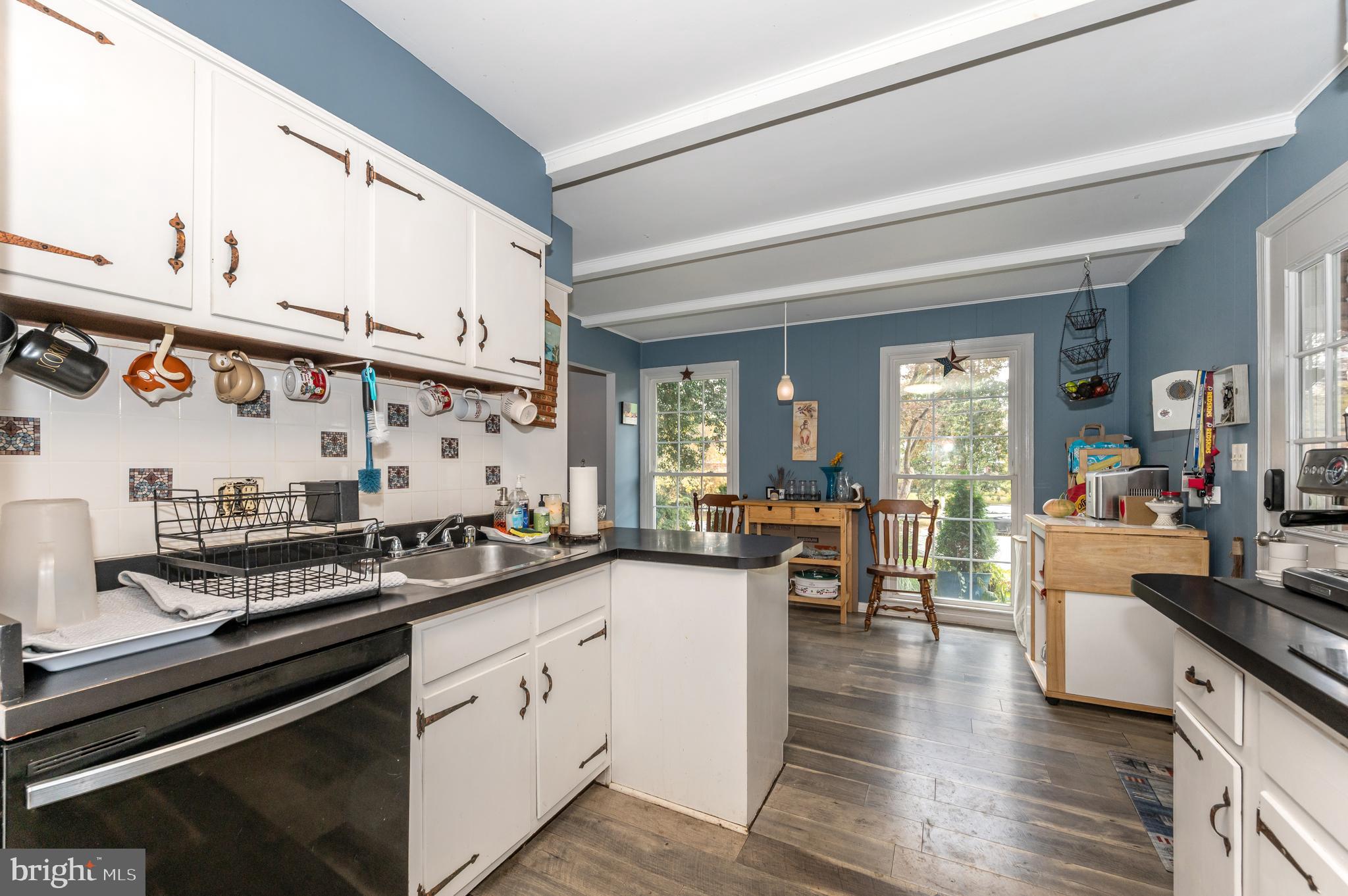 MANOR WOODS - Residential