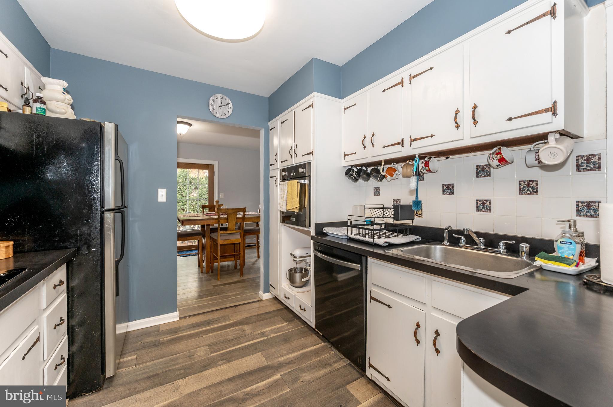 MANOR WOODS - Residential