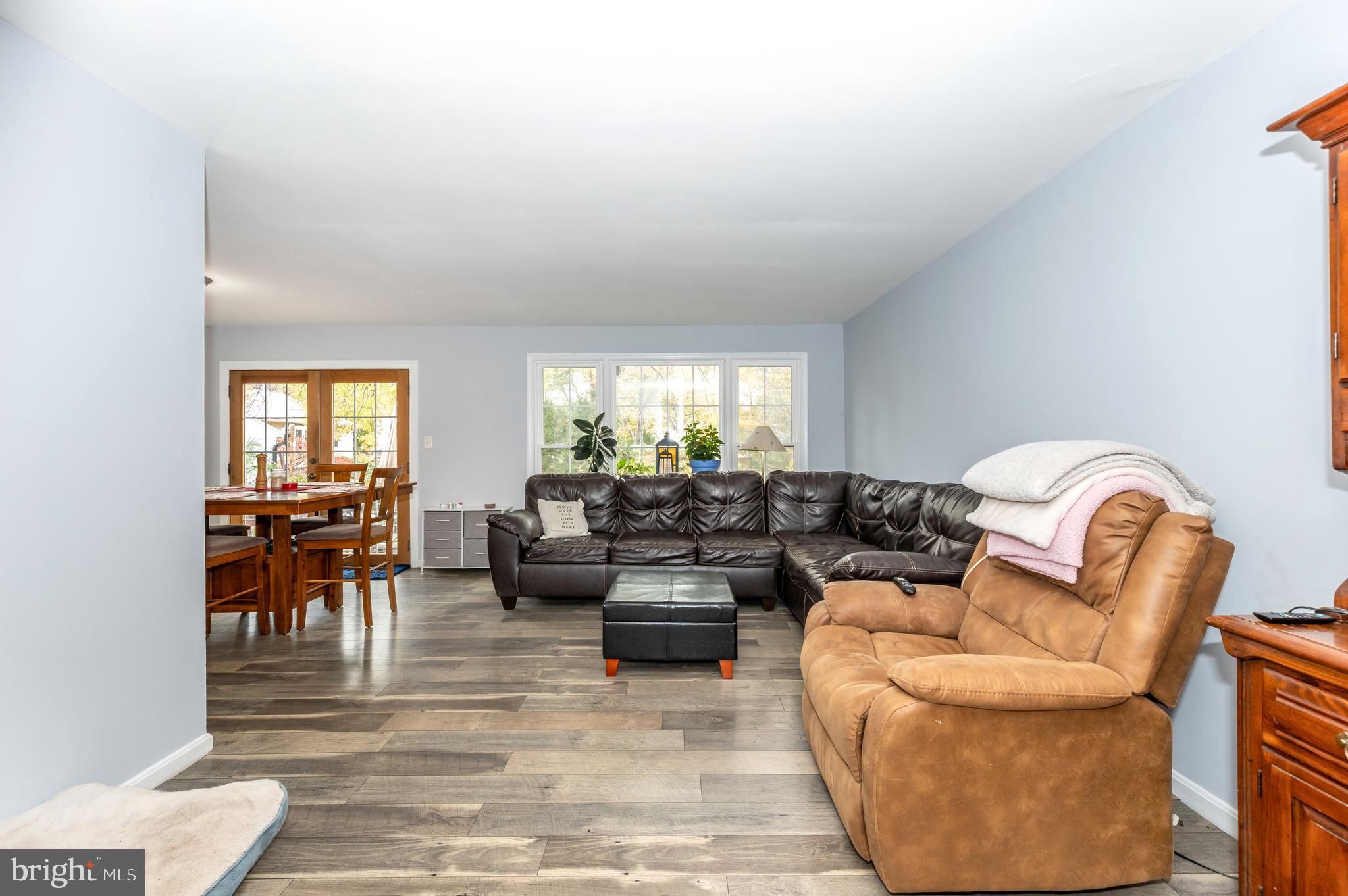 MANOR WOODS - Residential