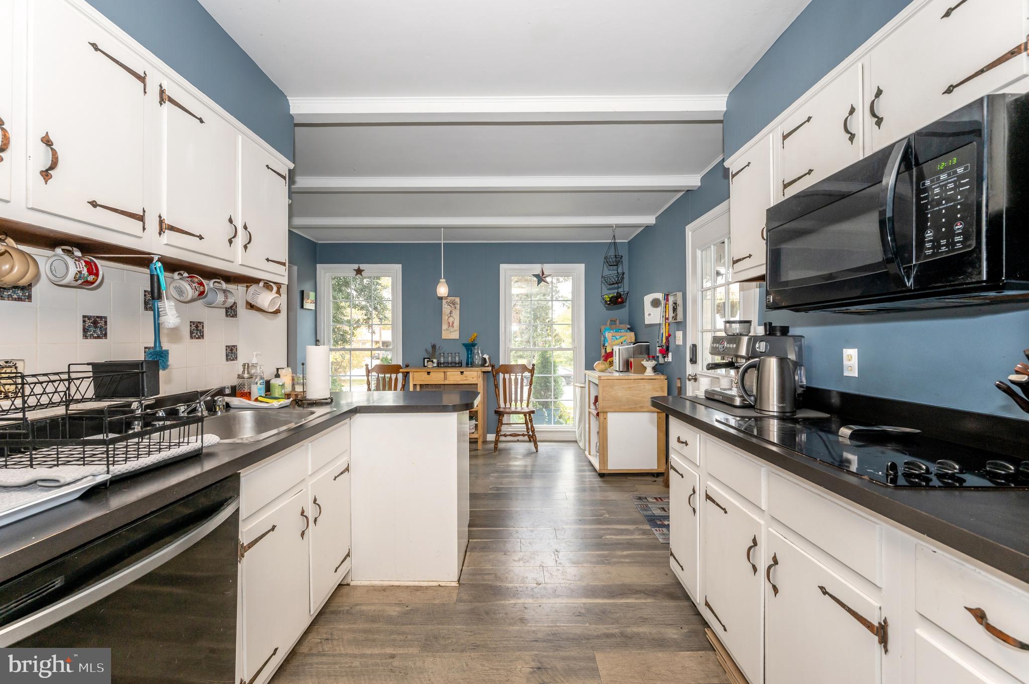 MANOR WOODS - Residential