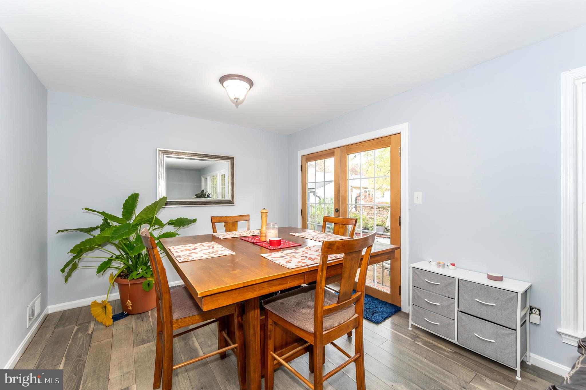 MANOR WOODS - Residential