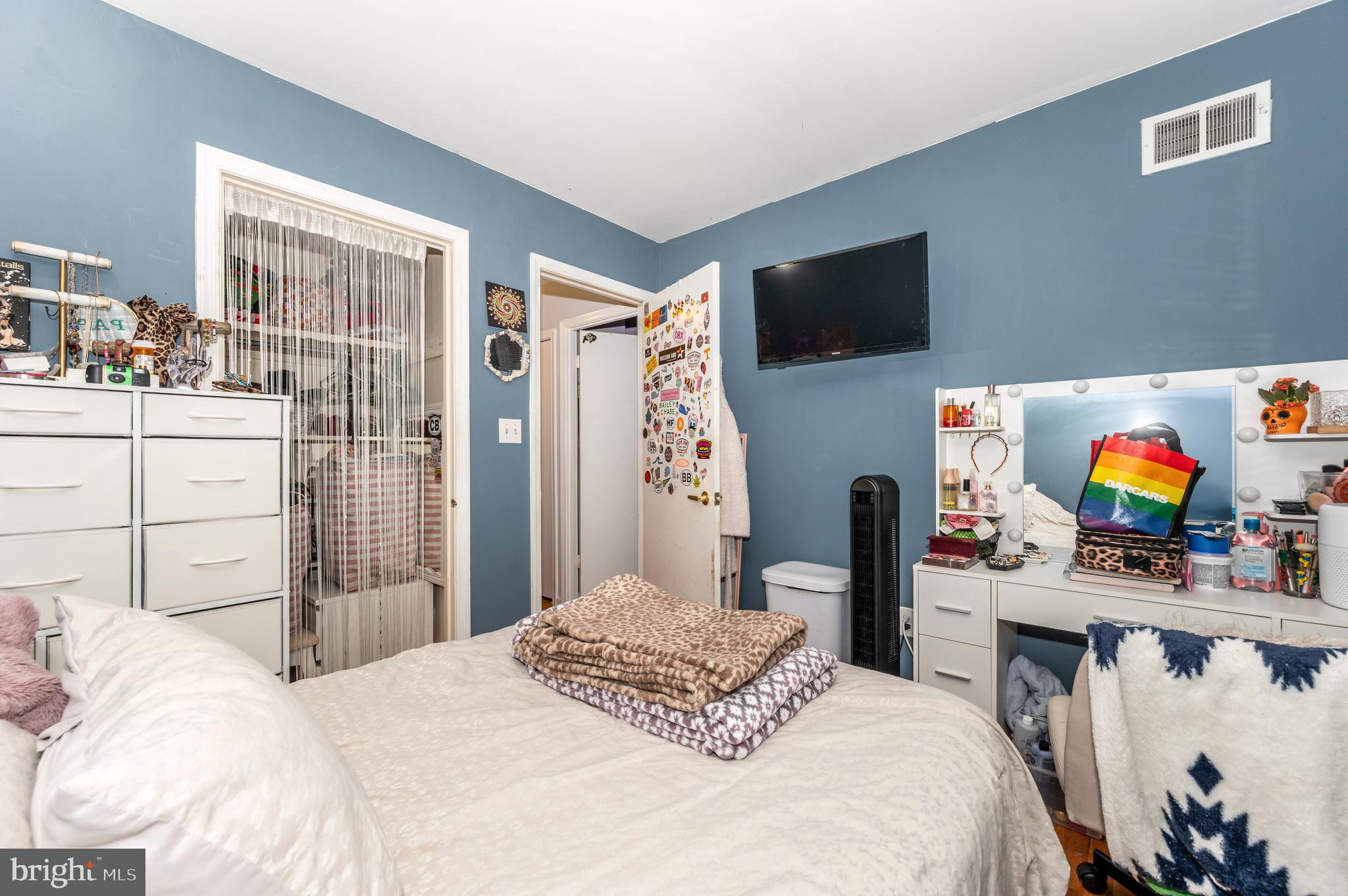 MANOR WOODS - Residential