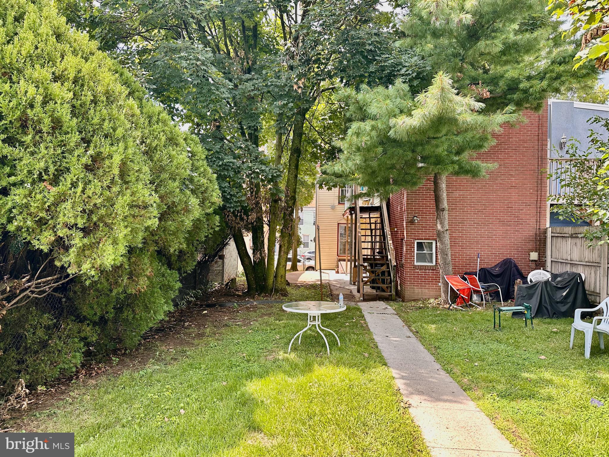 226 S 9TH STREET