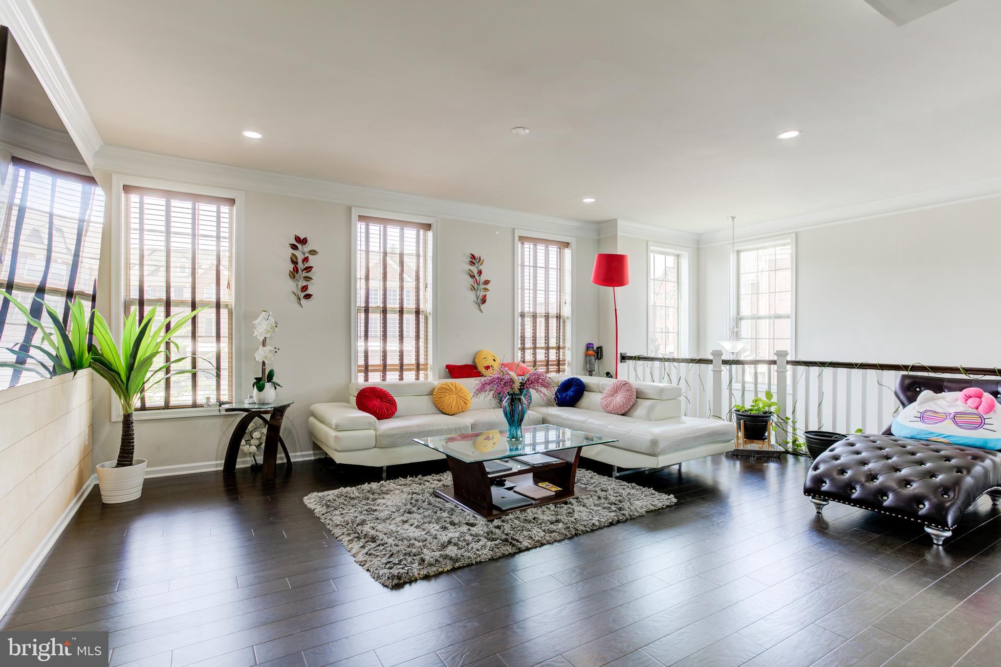 LOUDOUN VALLEY ESTATES 2 - Residential Lease