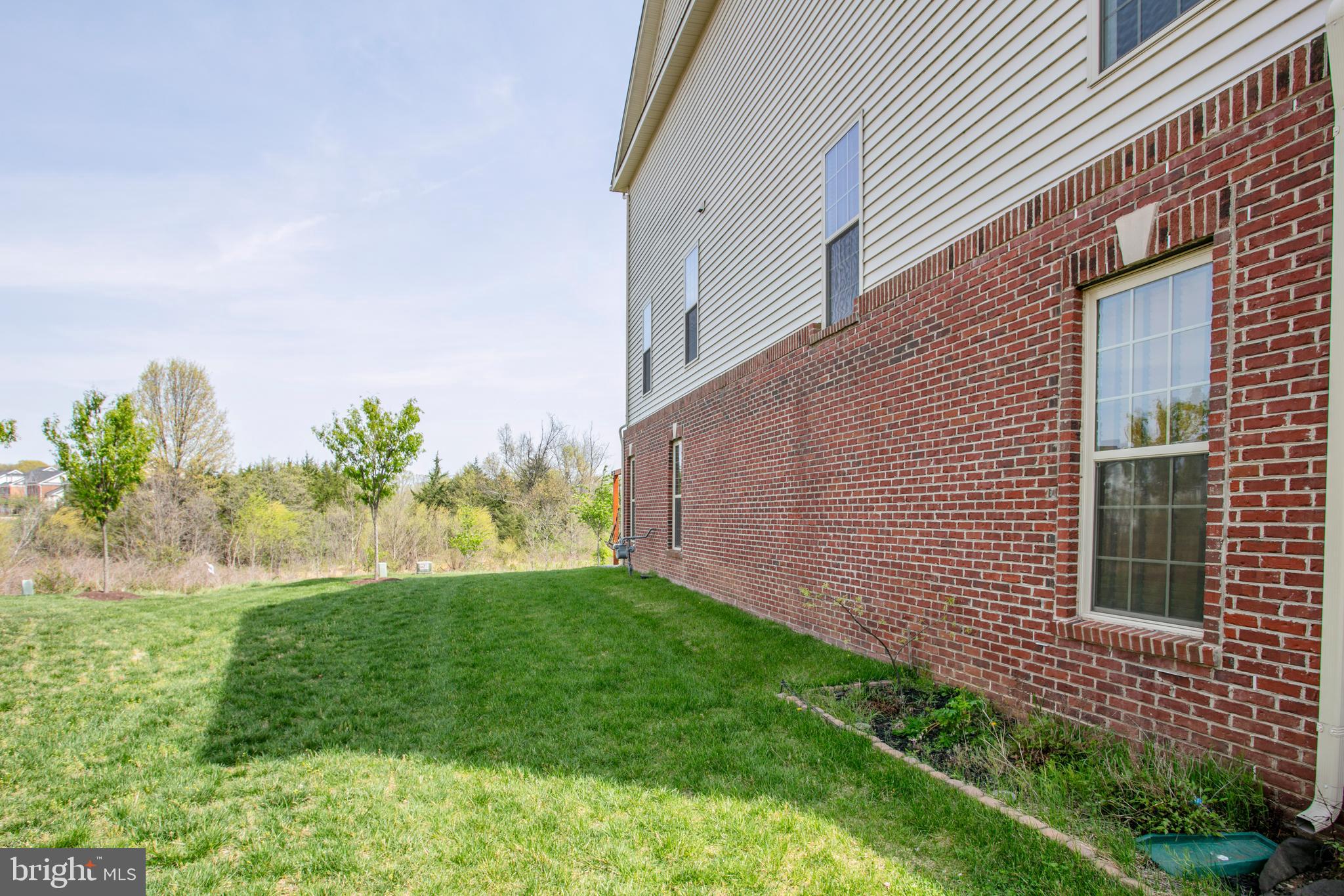 LOUDOUN VALLEY ESTATES 2 - Residential Lease