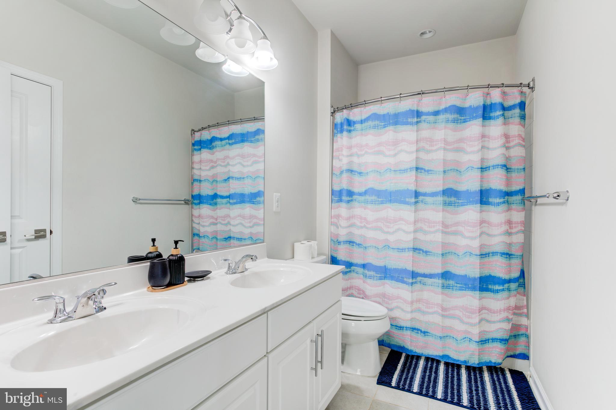 LOUDOUN VALLEY ESTATES 2 - Residential Lease