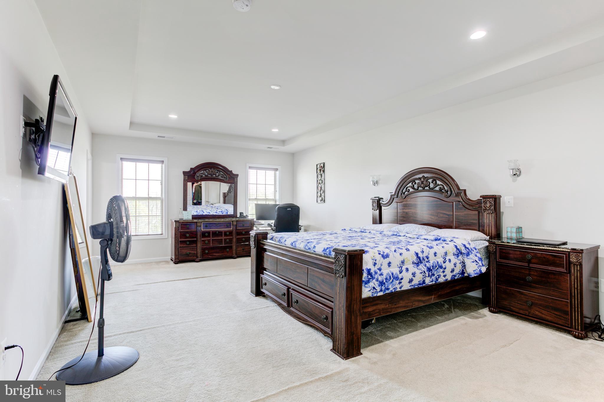 LOUDOUN VALLEY ESTATES 2 - Residential Lease