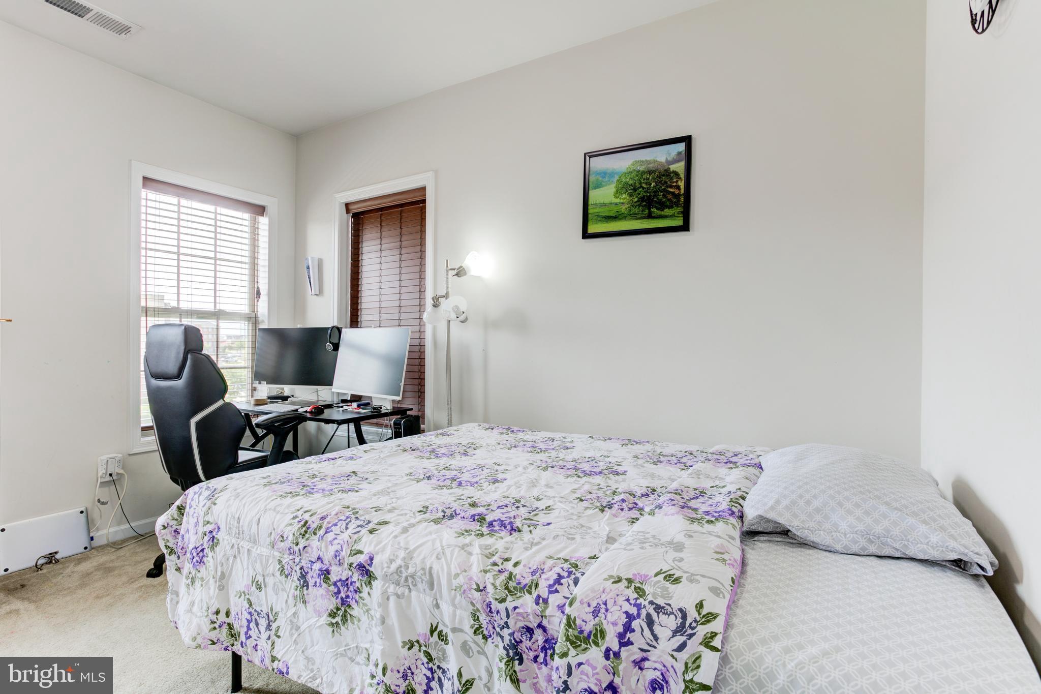 LOUDOUN VALLEY ESTATES 2 - Residential Lease