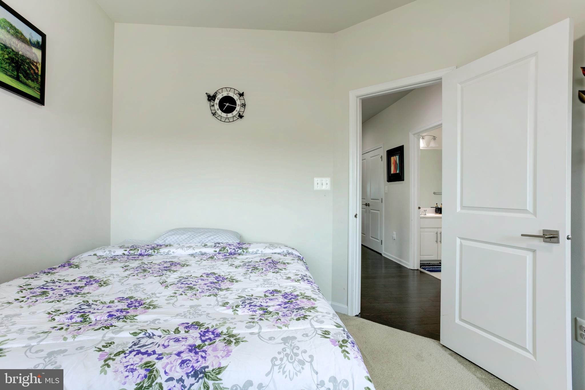 LOUDOUN VALLEY ESTATES 2 - Residential Lease