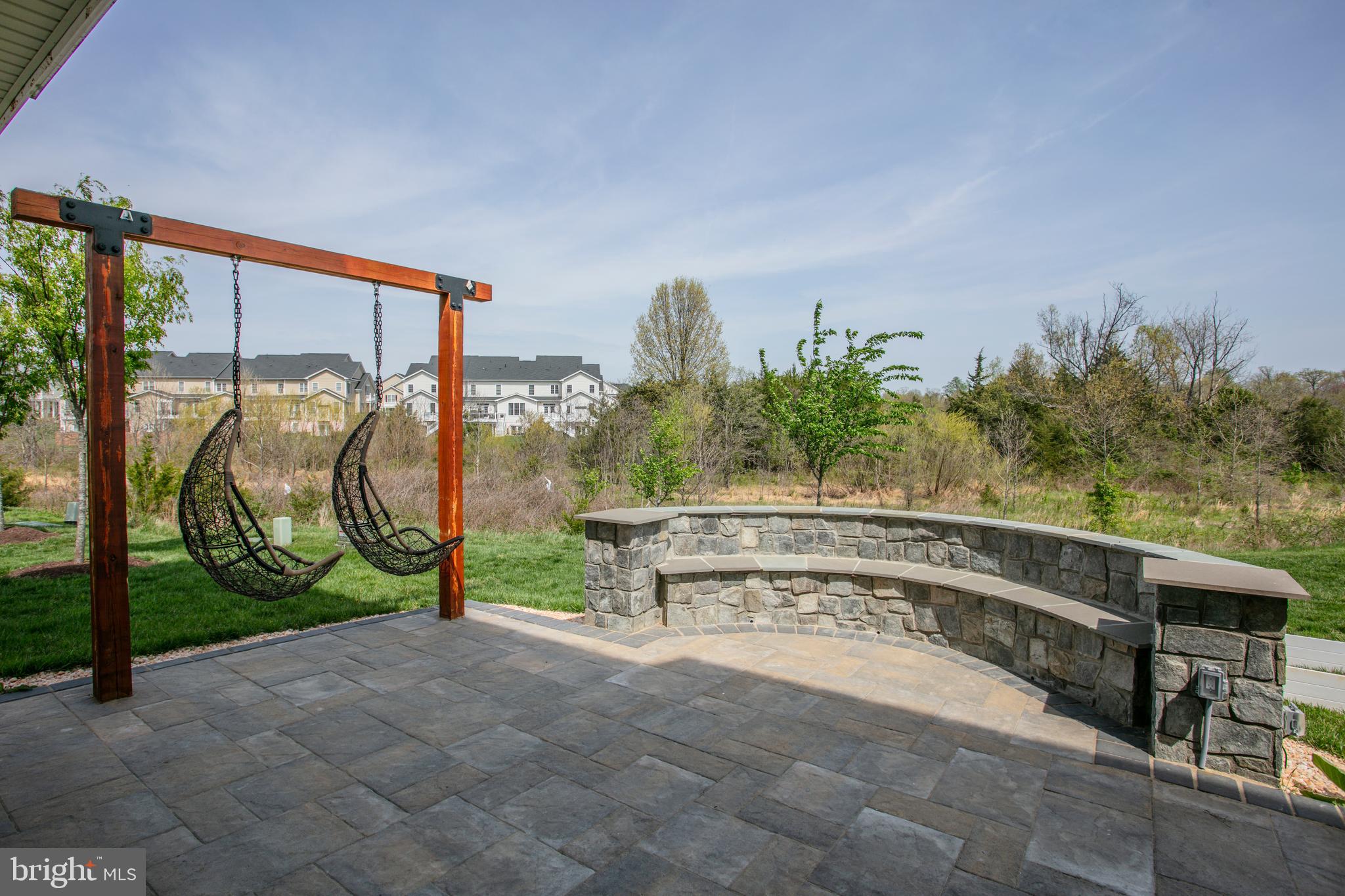 LOUDOUN VALLEY ESTATES 2 - Residential Lease