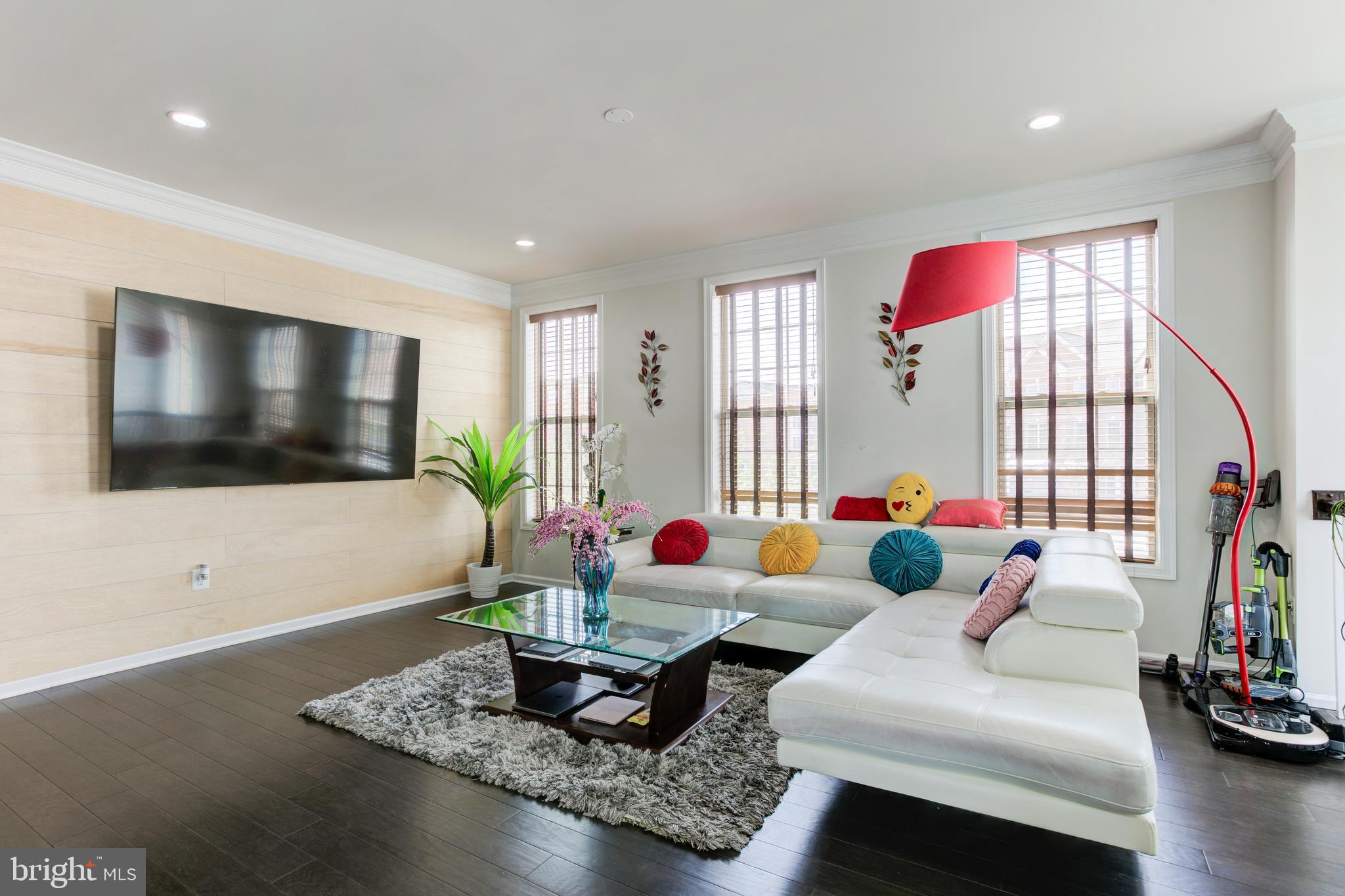 LOUDOUN VALLEY ESTATES 2 - Residential Lease