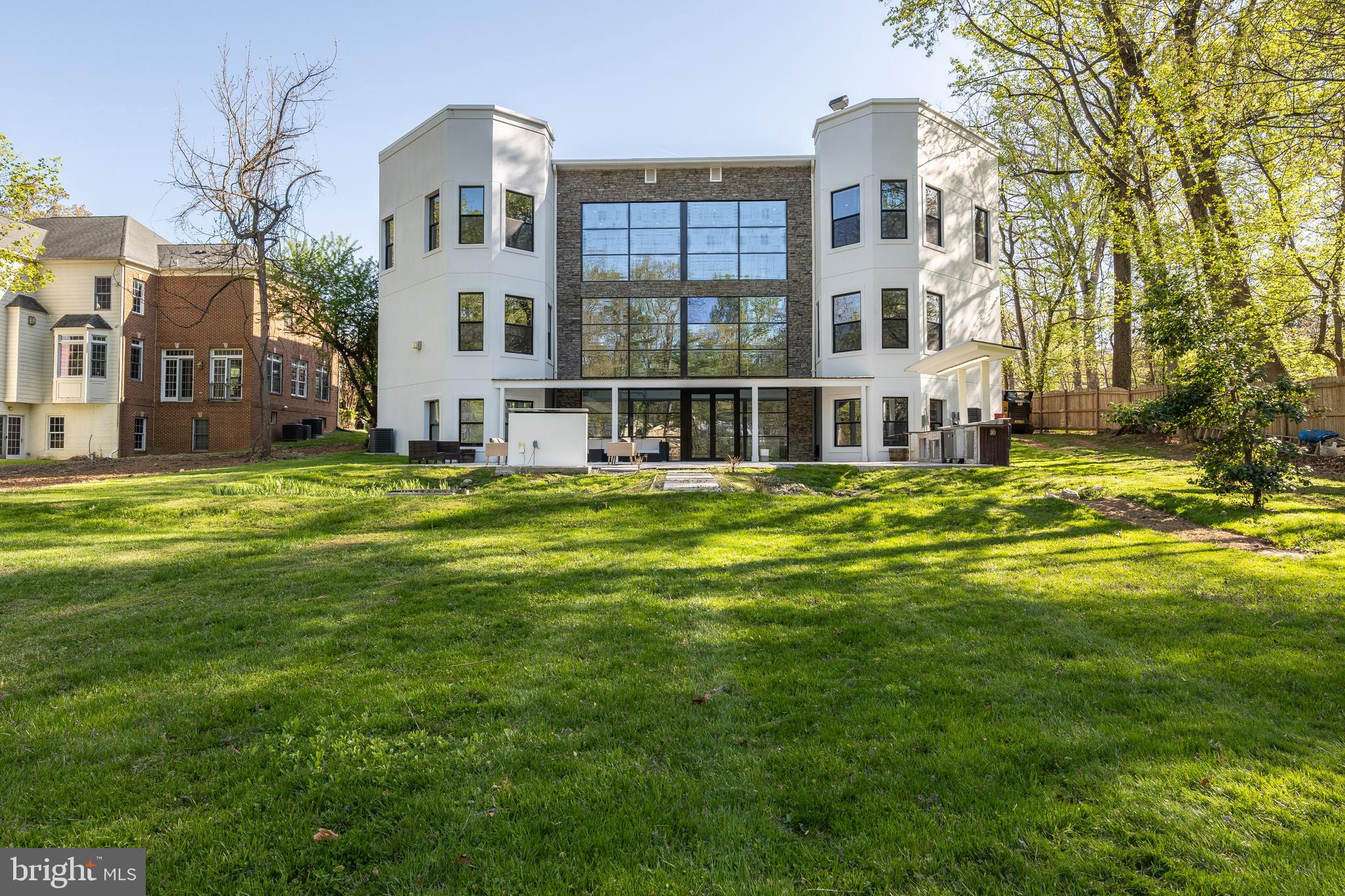 PT ROCKVILLE OUT RES 3 - Residential