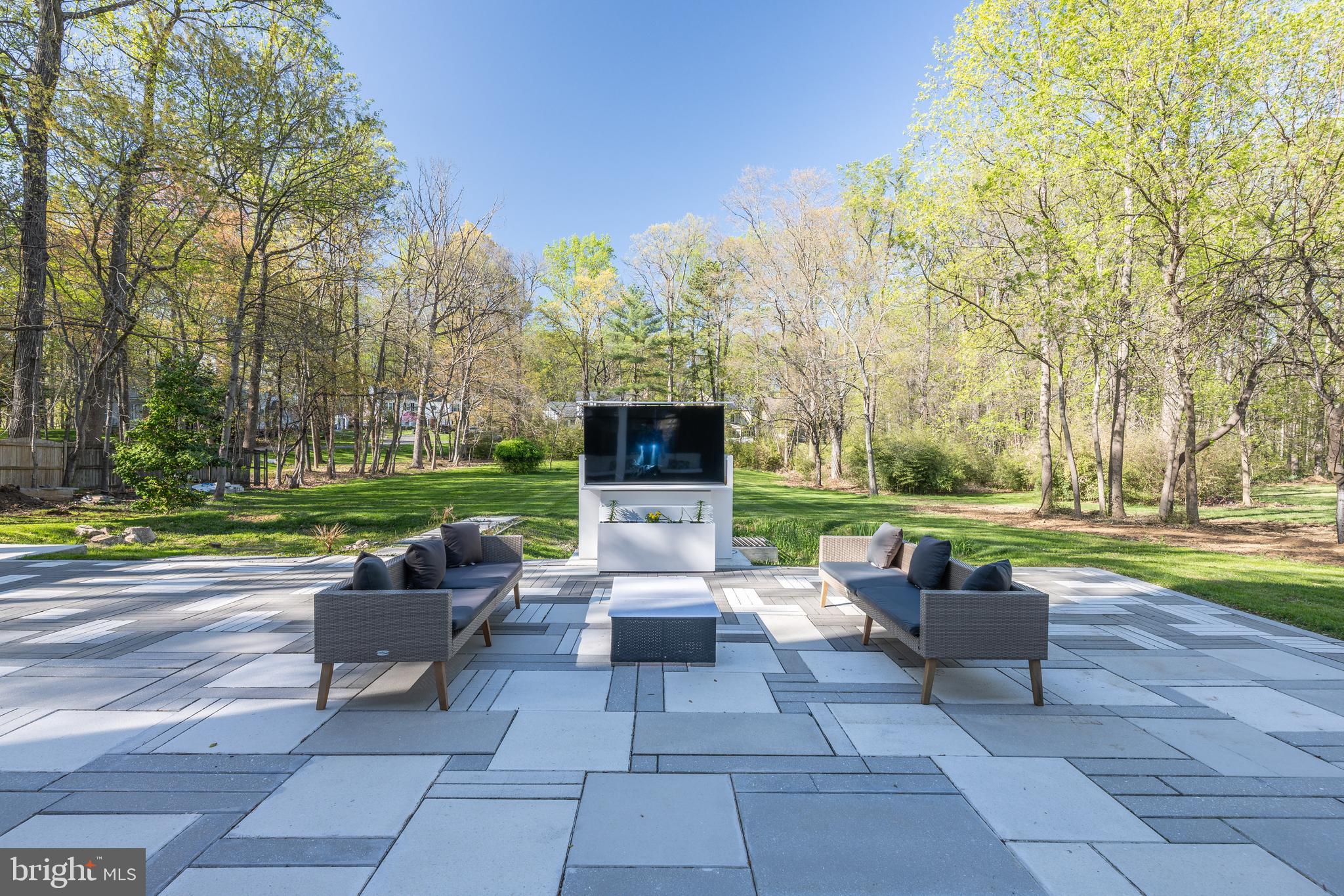 PT ROCKVILLE OUT RES 3 - Residential