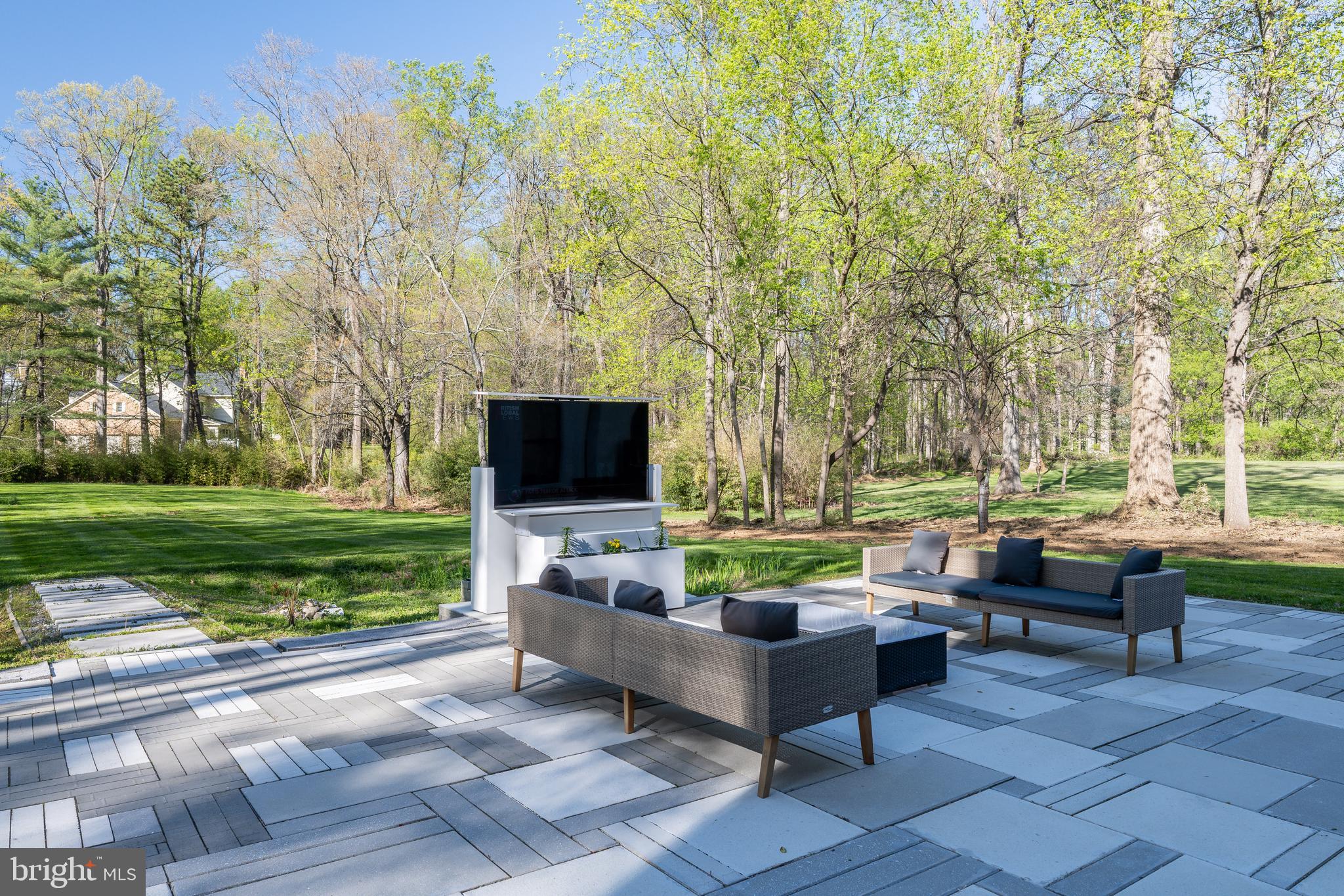 PT ROCKVILLE OUT RES 3 - Residential