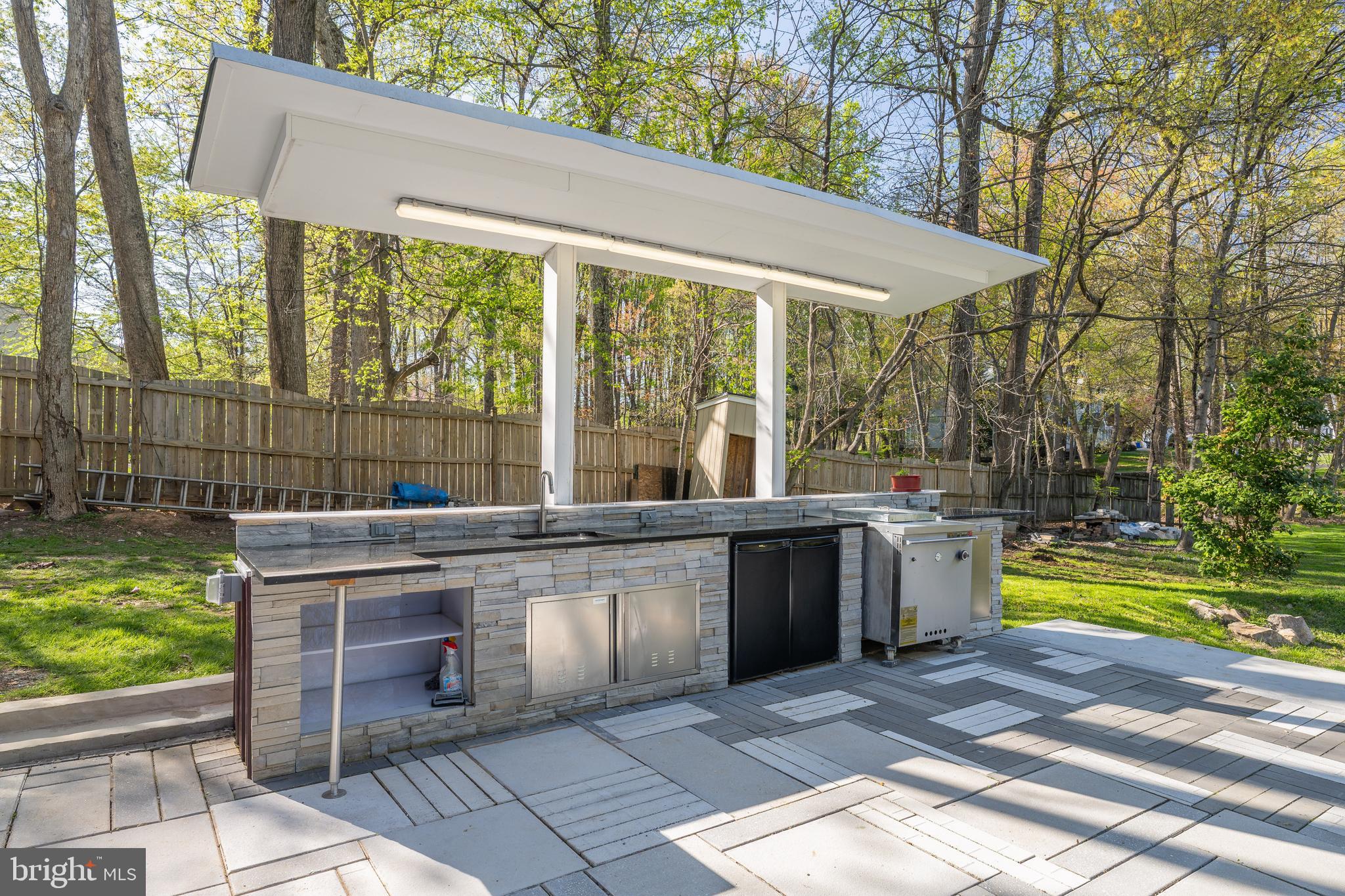 PT ROCKVILLE OUT RES 3 - Residential