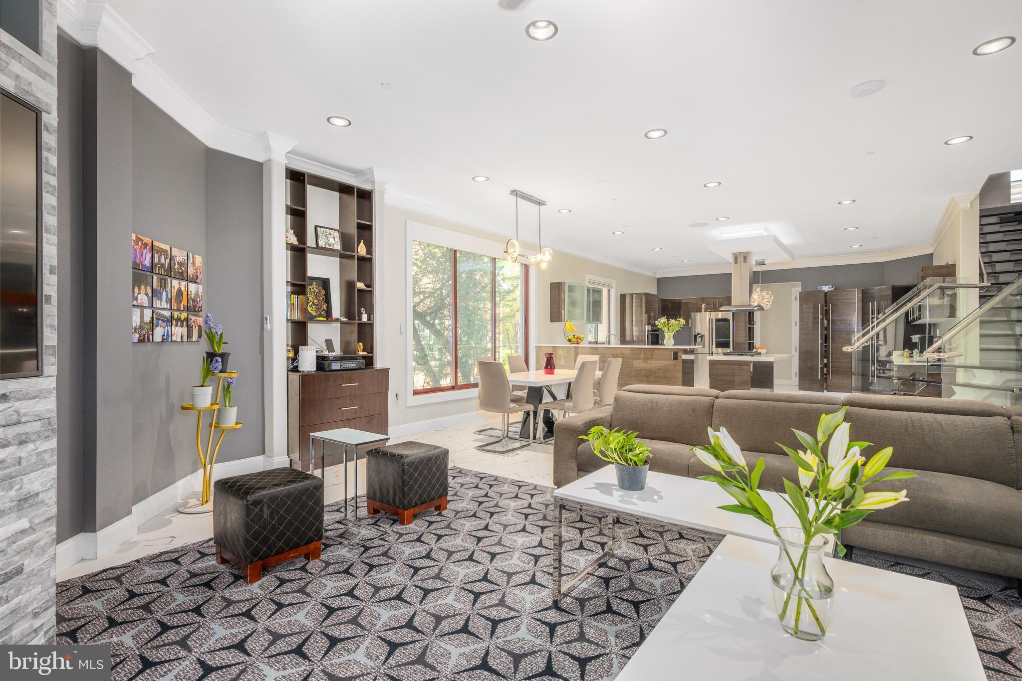 PT ROCKVILLE OUT RES 3 - Residential