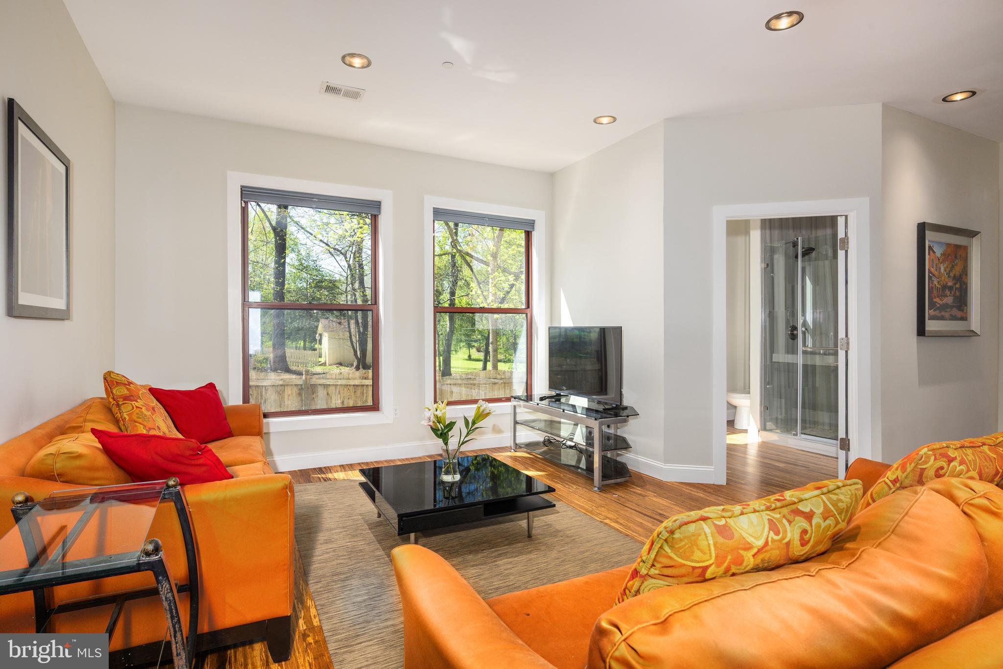 PT ROCKVILLE OUT RES 3 - Residential