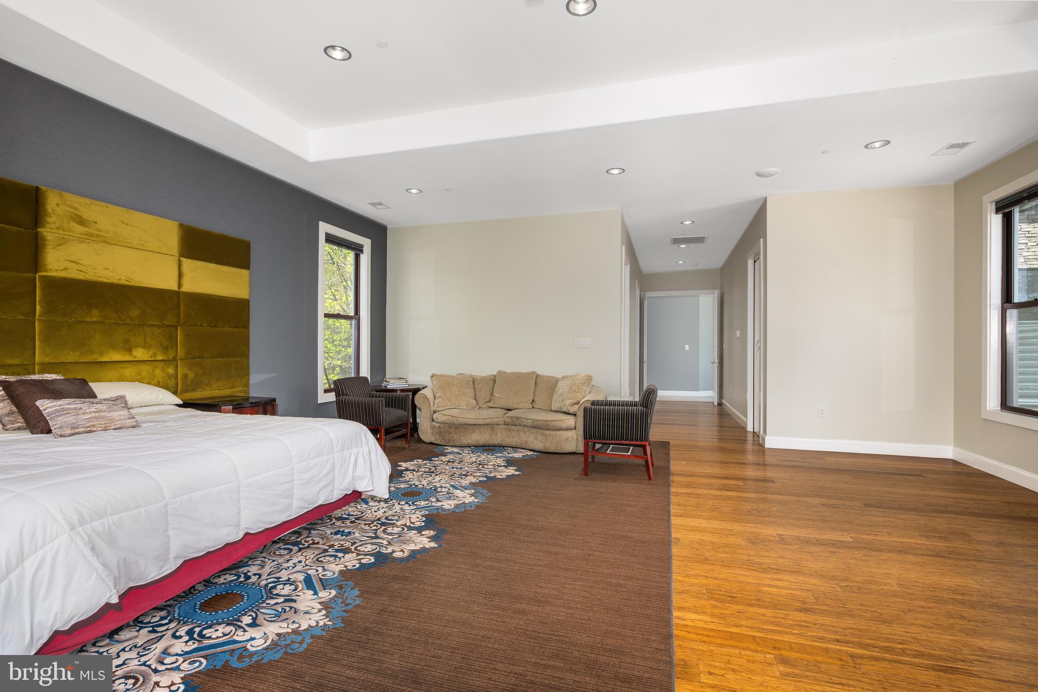 PT ROCKVILLE OUT RES 3 - Residential