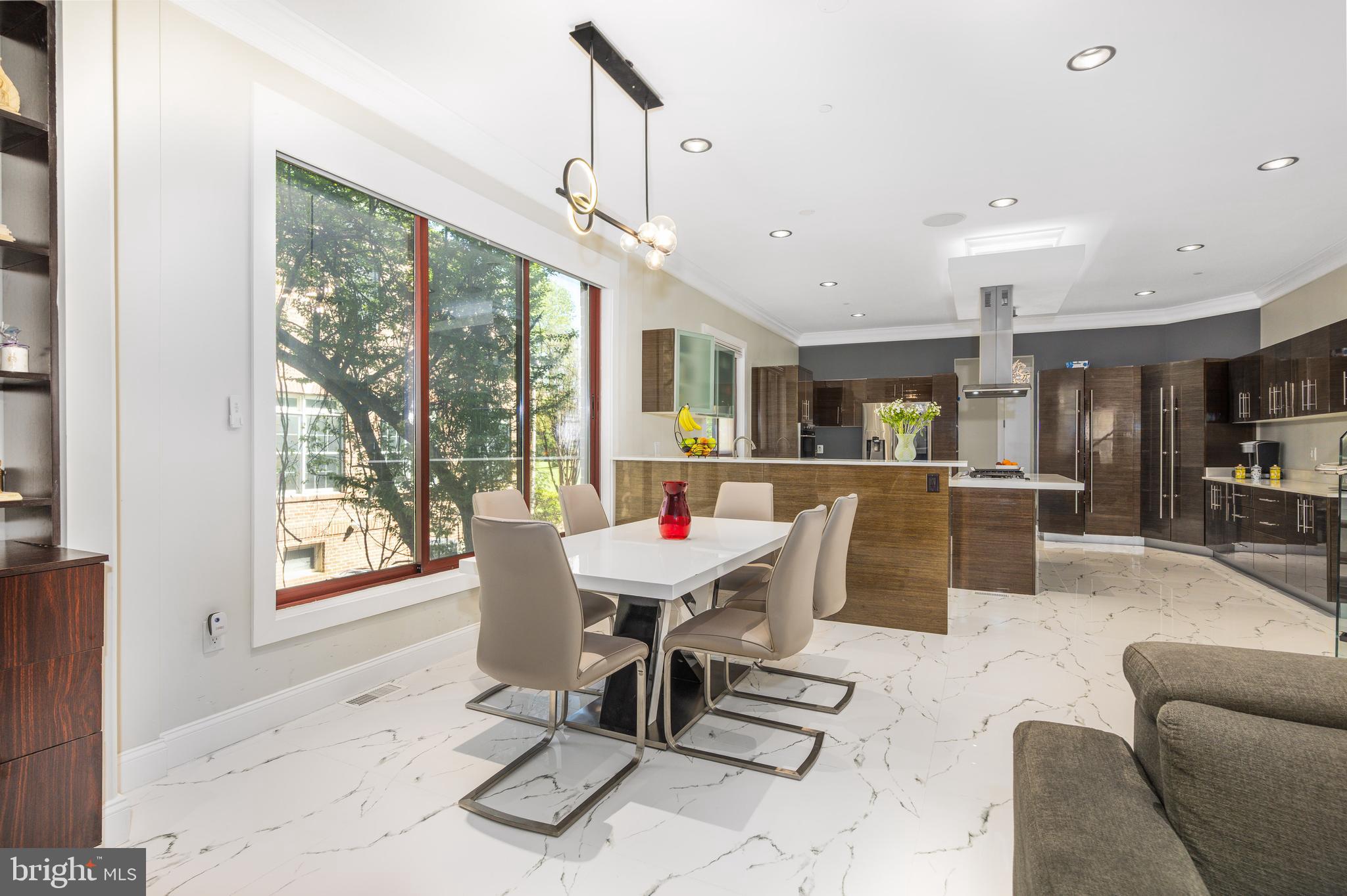 PT ROCKVILLE OUT RES 3 - Residential