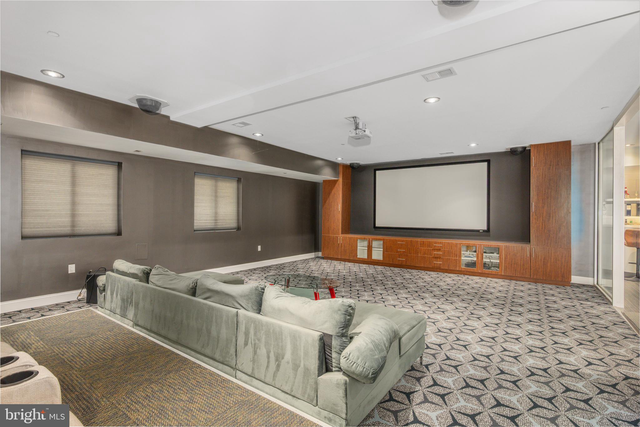 PT ROCKVILLE OUT RES 3 - Residential