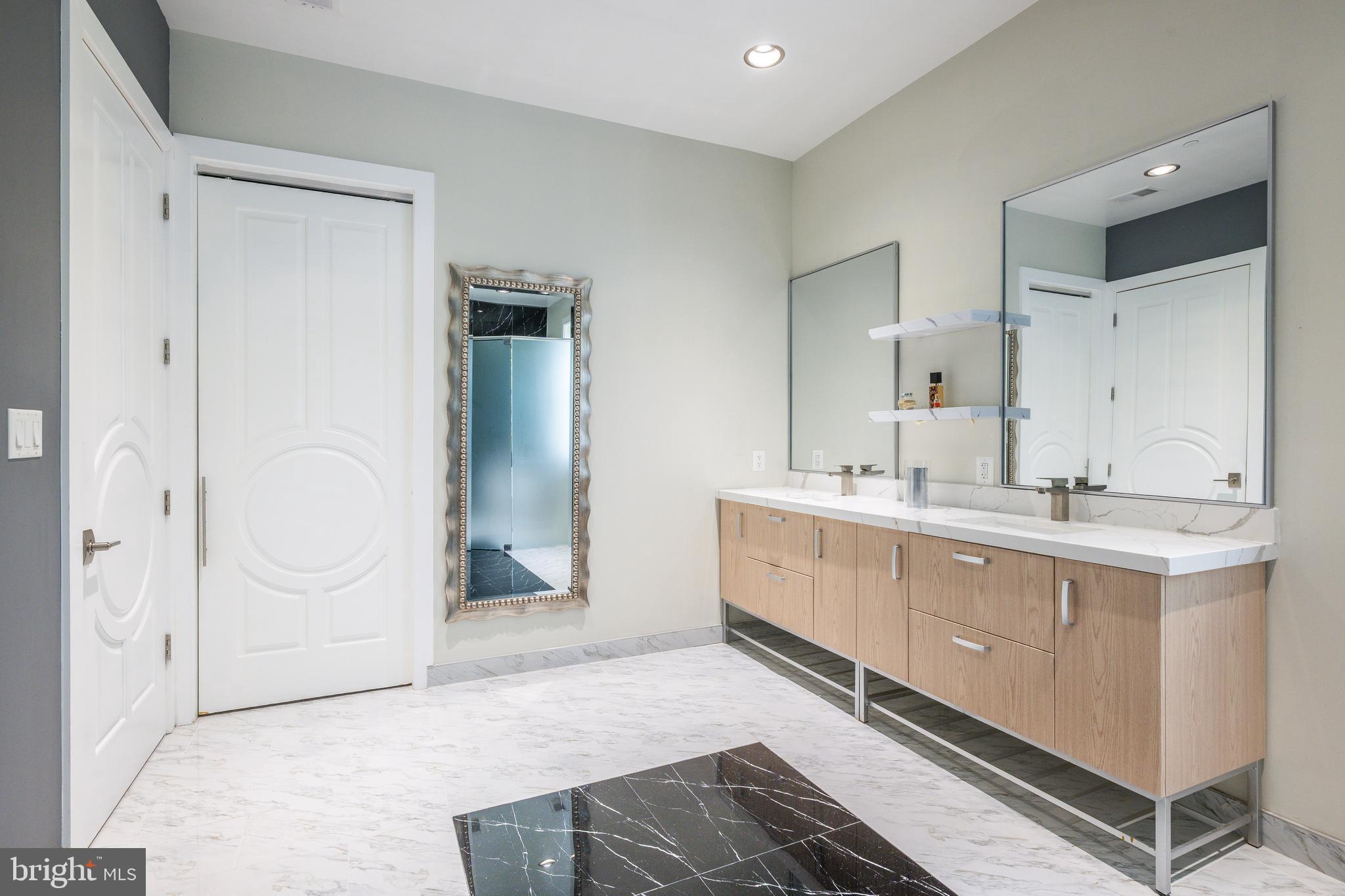 PT ROCKVILLE OUT RES 3 - Residential