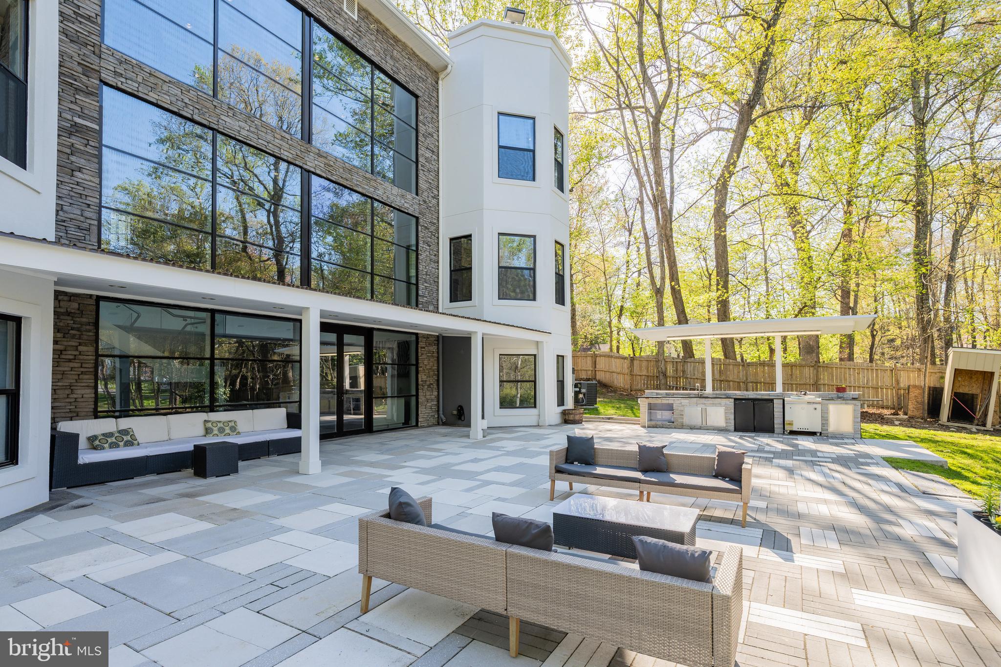 PT ROCKVILLE OUT RES 3 - Residential