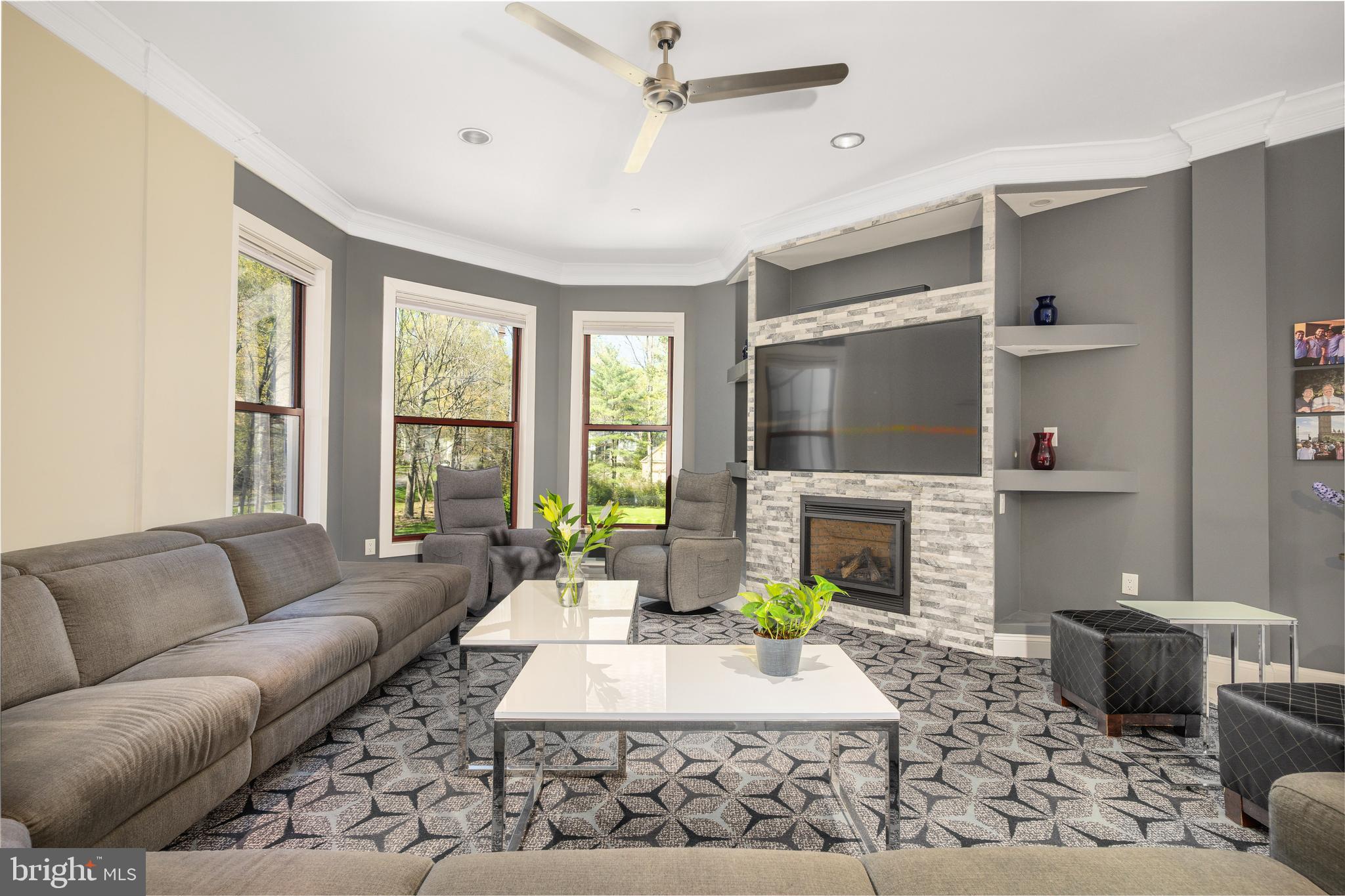 PT ROCKVILLE OUT RES 3 - Residential