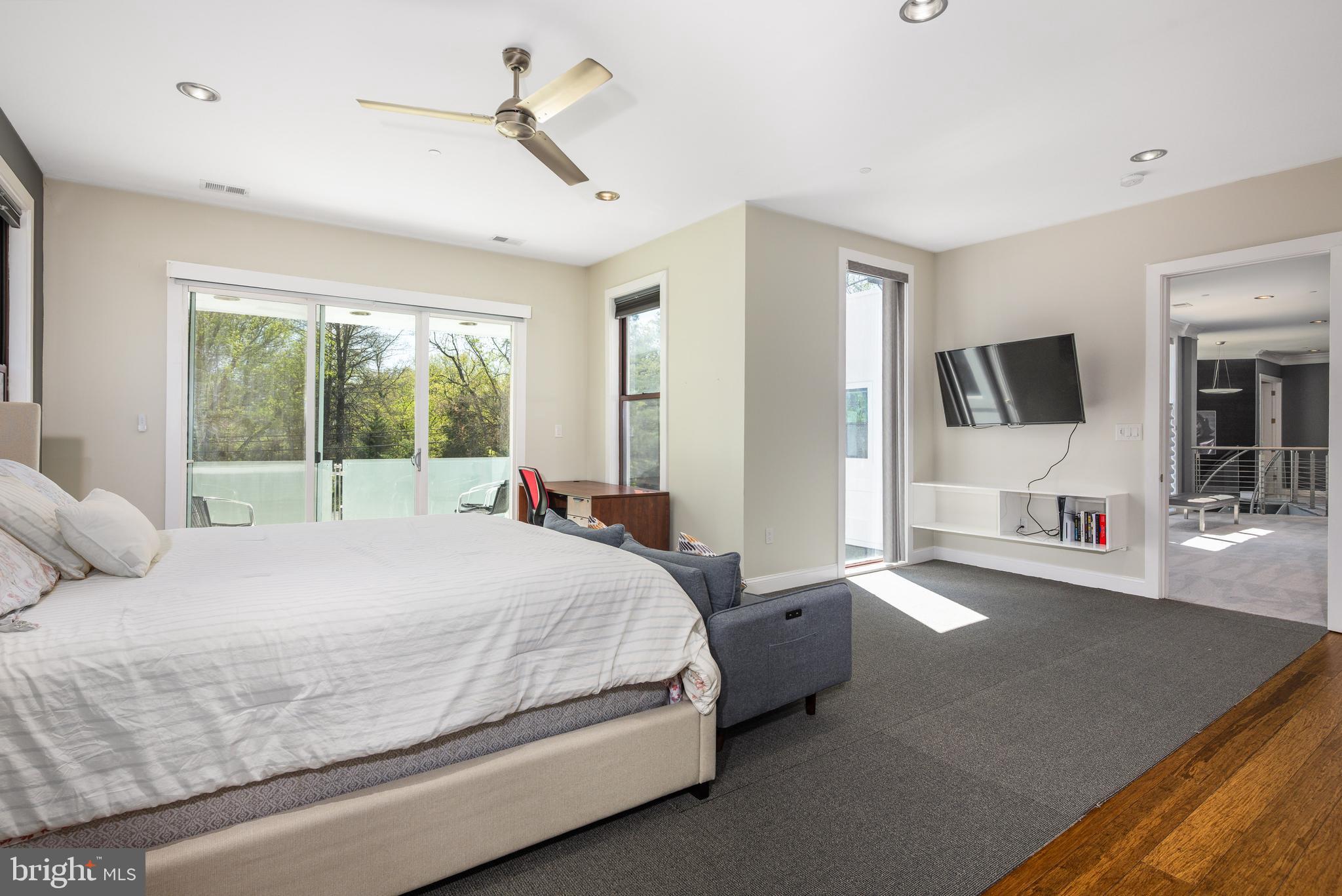 PT ROCKVILLE OUT RES 3 - Residential