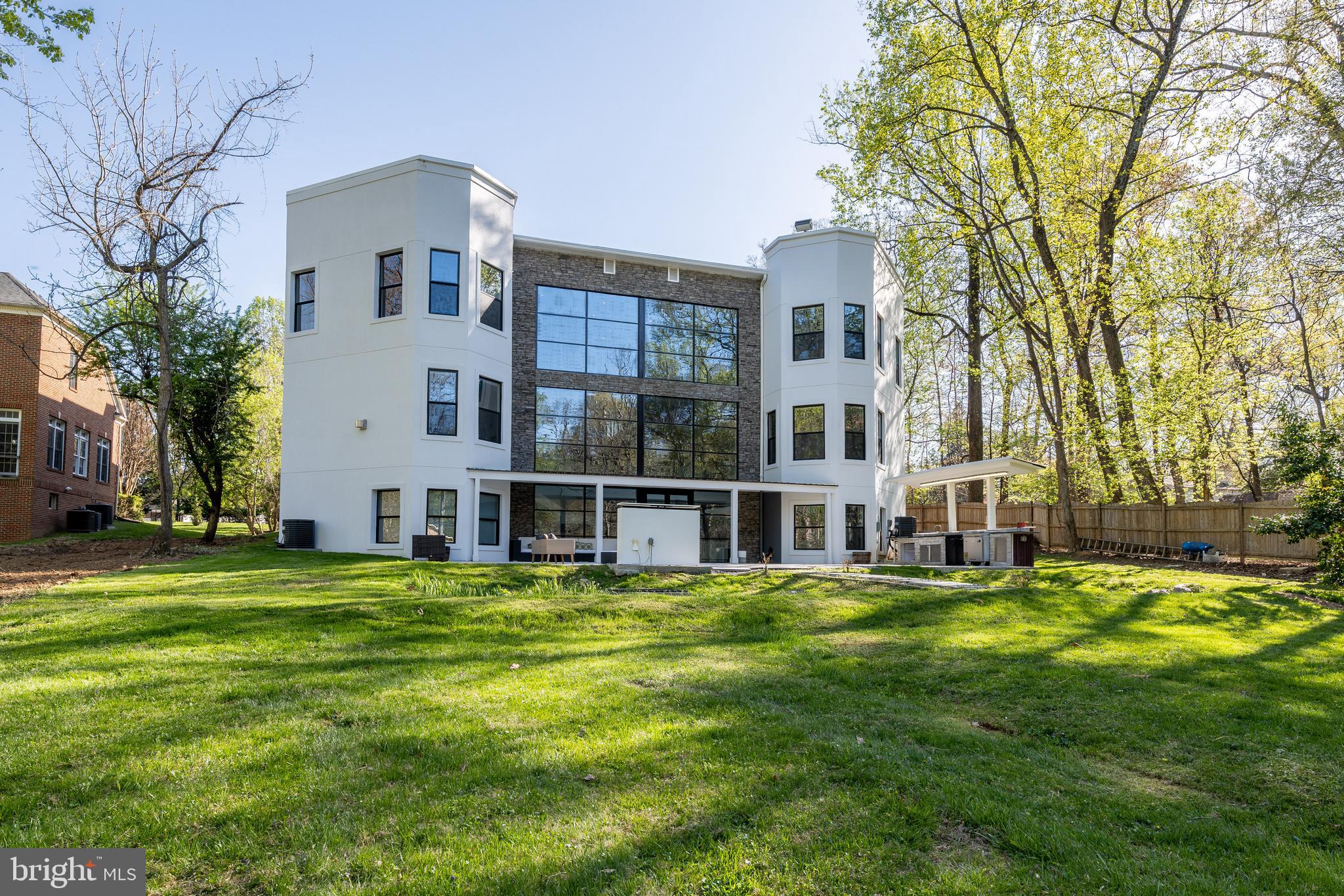 PT ROCKVILLE OUT RES 3 - Residential