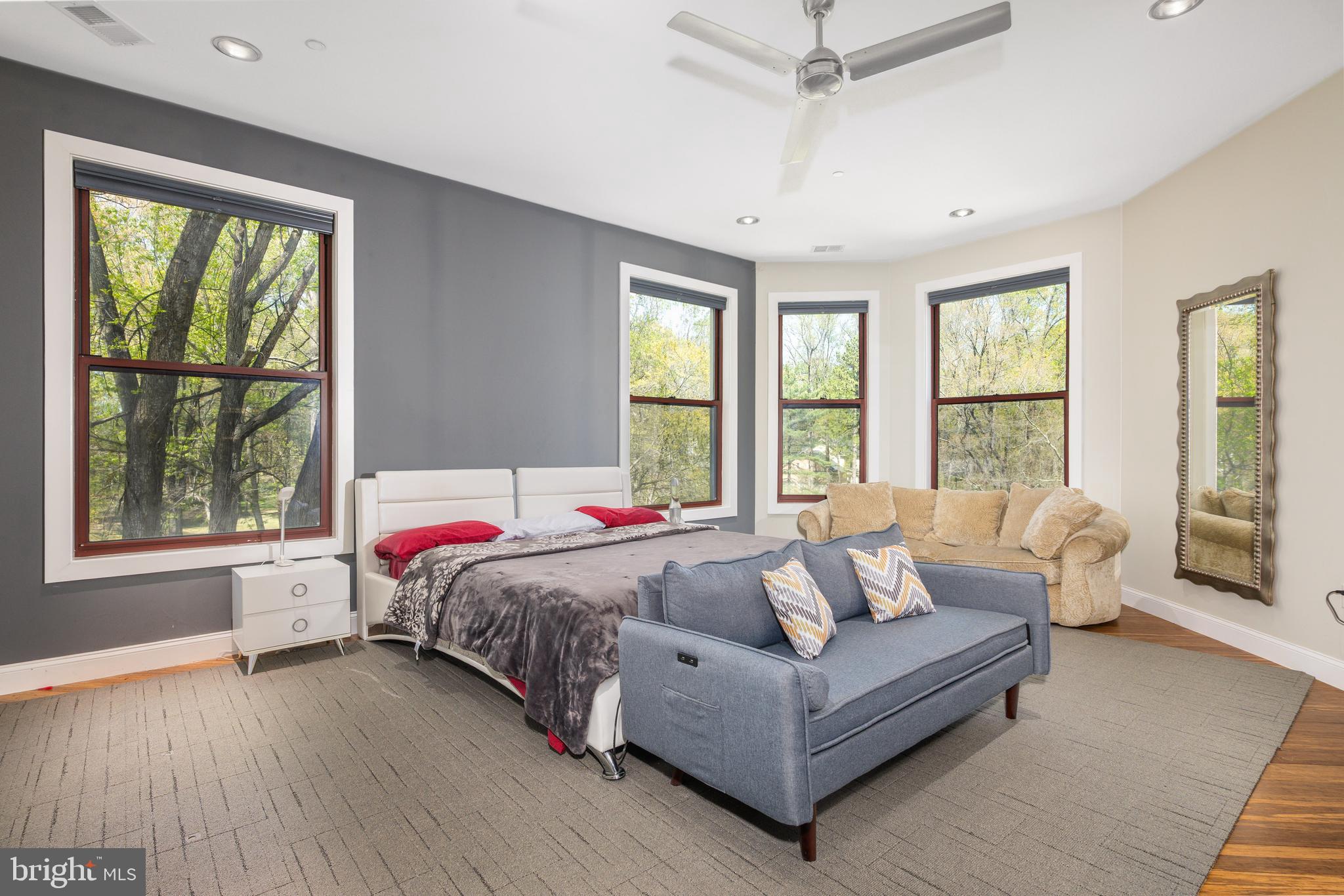 PT ROCKVILLE OUT RES 3 - Residential