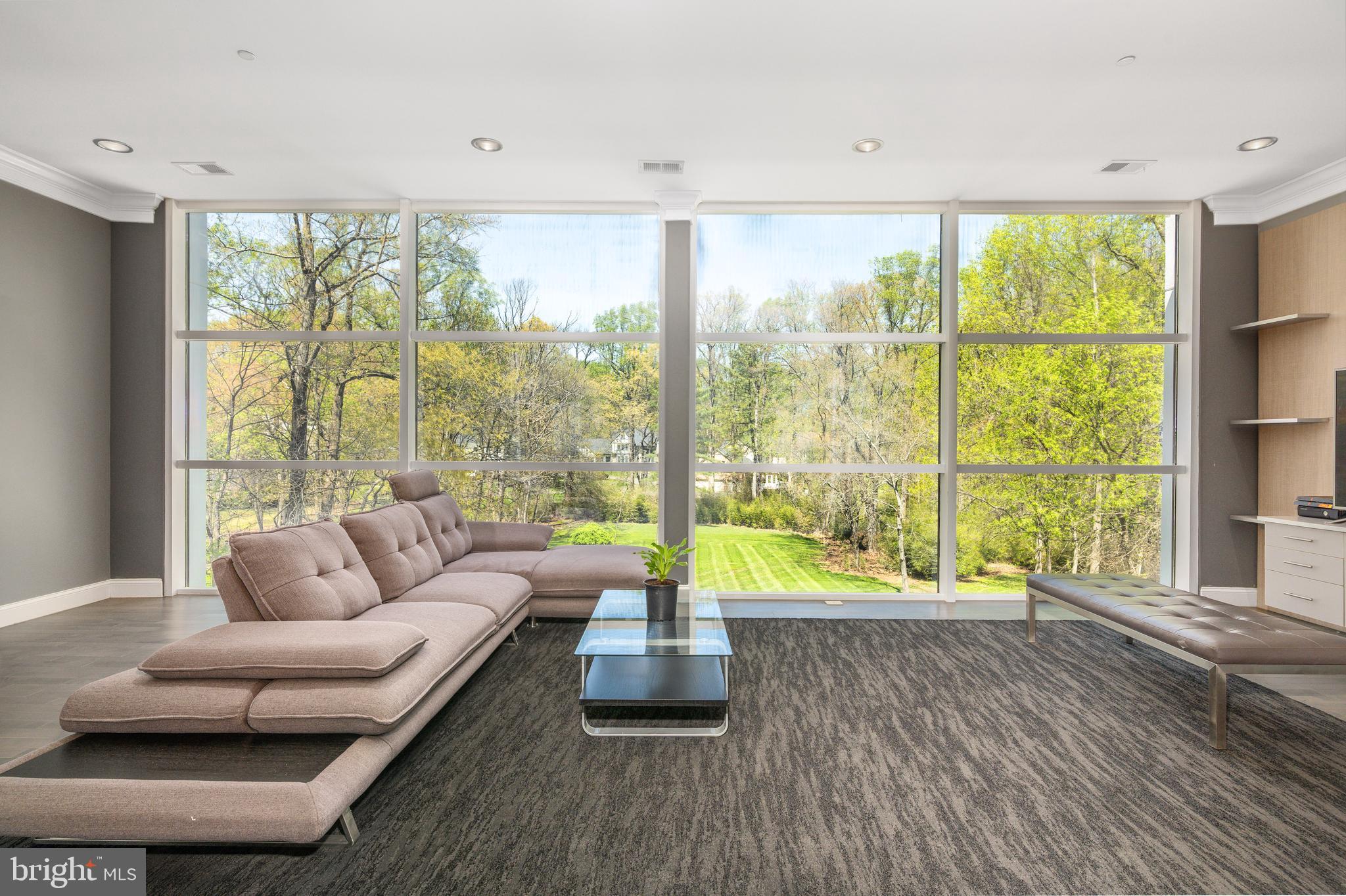 PT ROCKVILLE OUT RES 3 - Residential