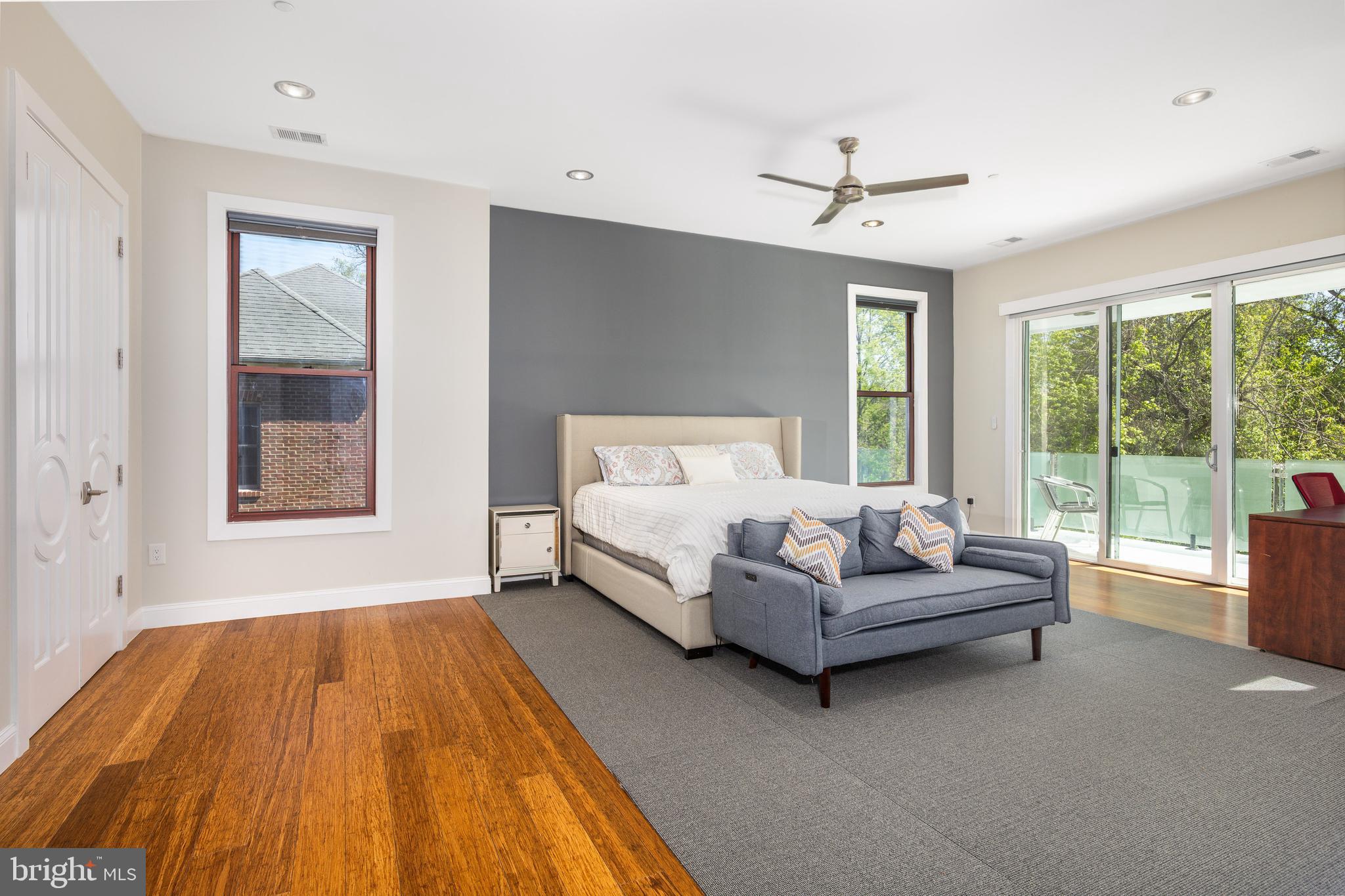 PT ROCKVILLE OUT RES 3 - Residential