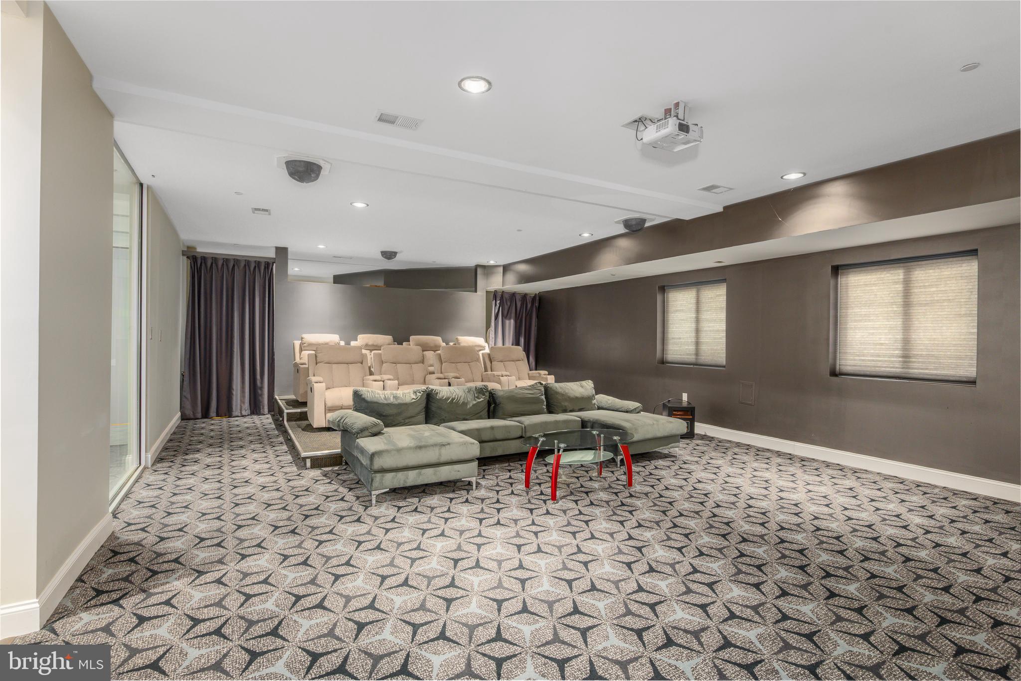 PT ROCKVILLE OUT RES 3 - Residential