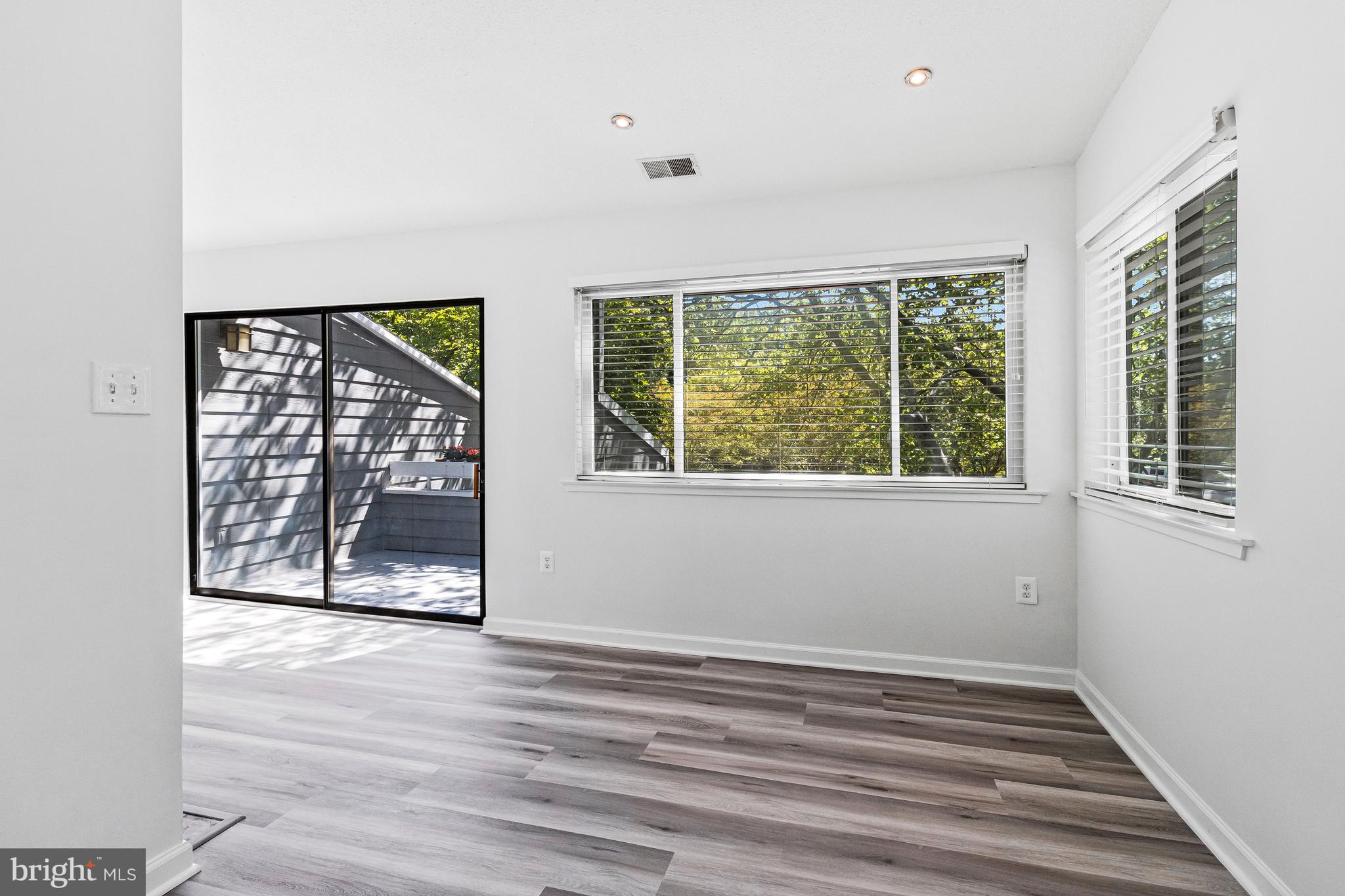 VILLARIDGE - Residential