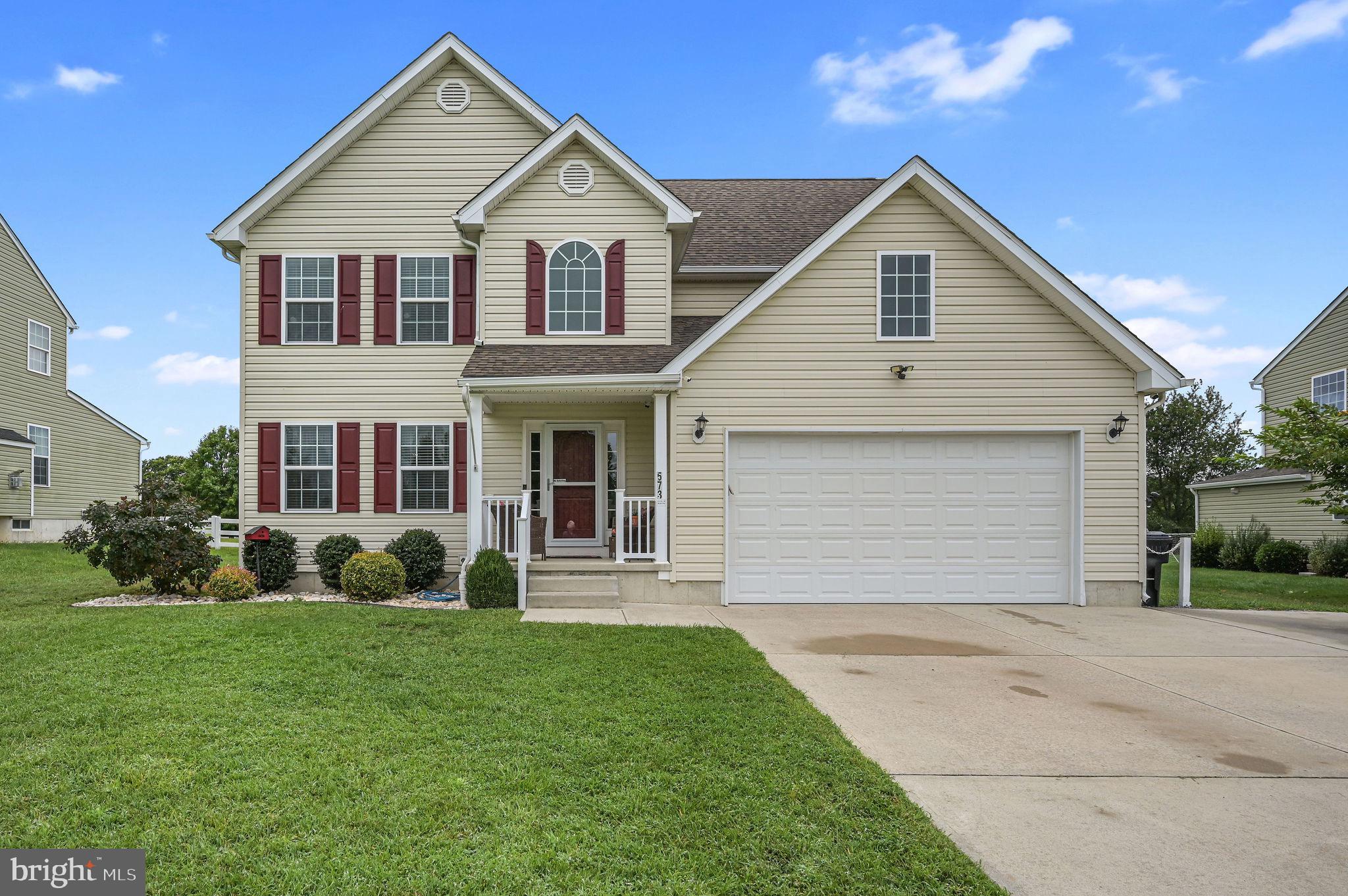 573 W BIRDIE LANE