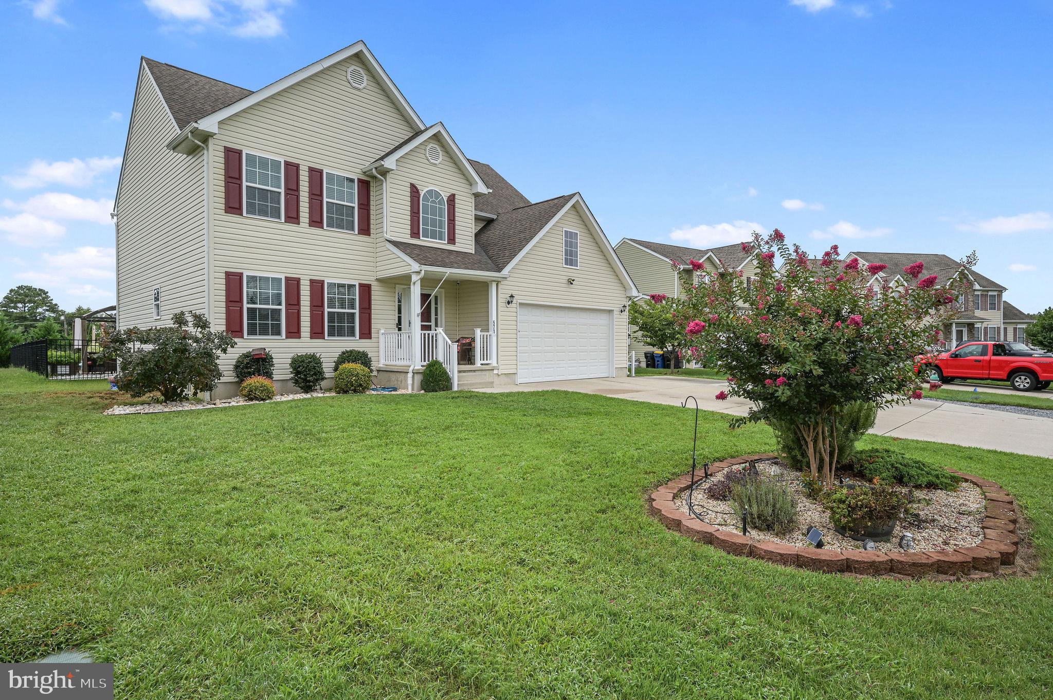 573 W BIRDIE LANE