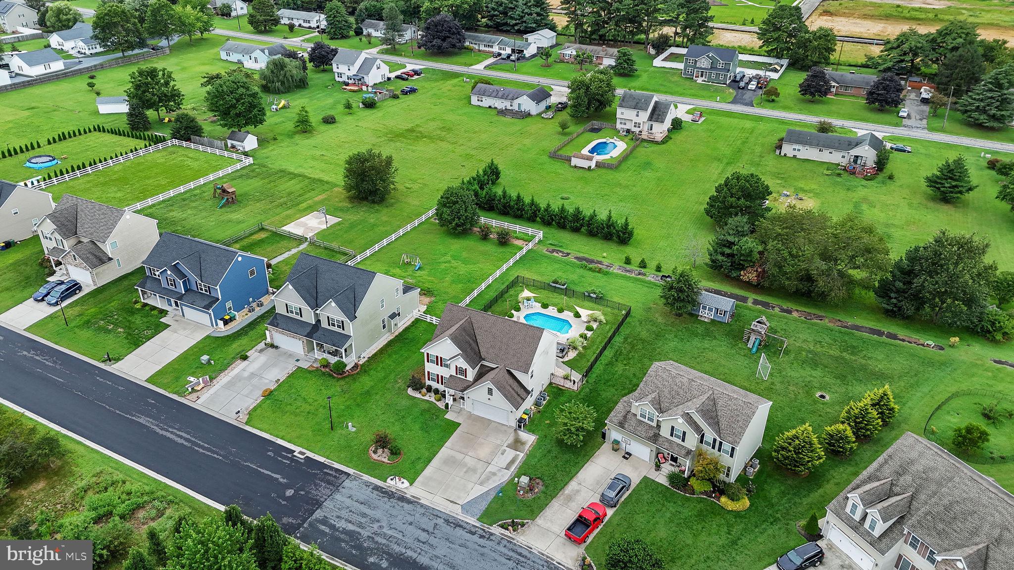 573 W BIRDIE LANE