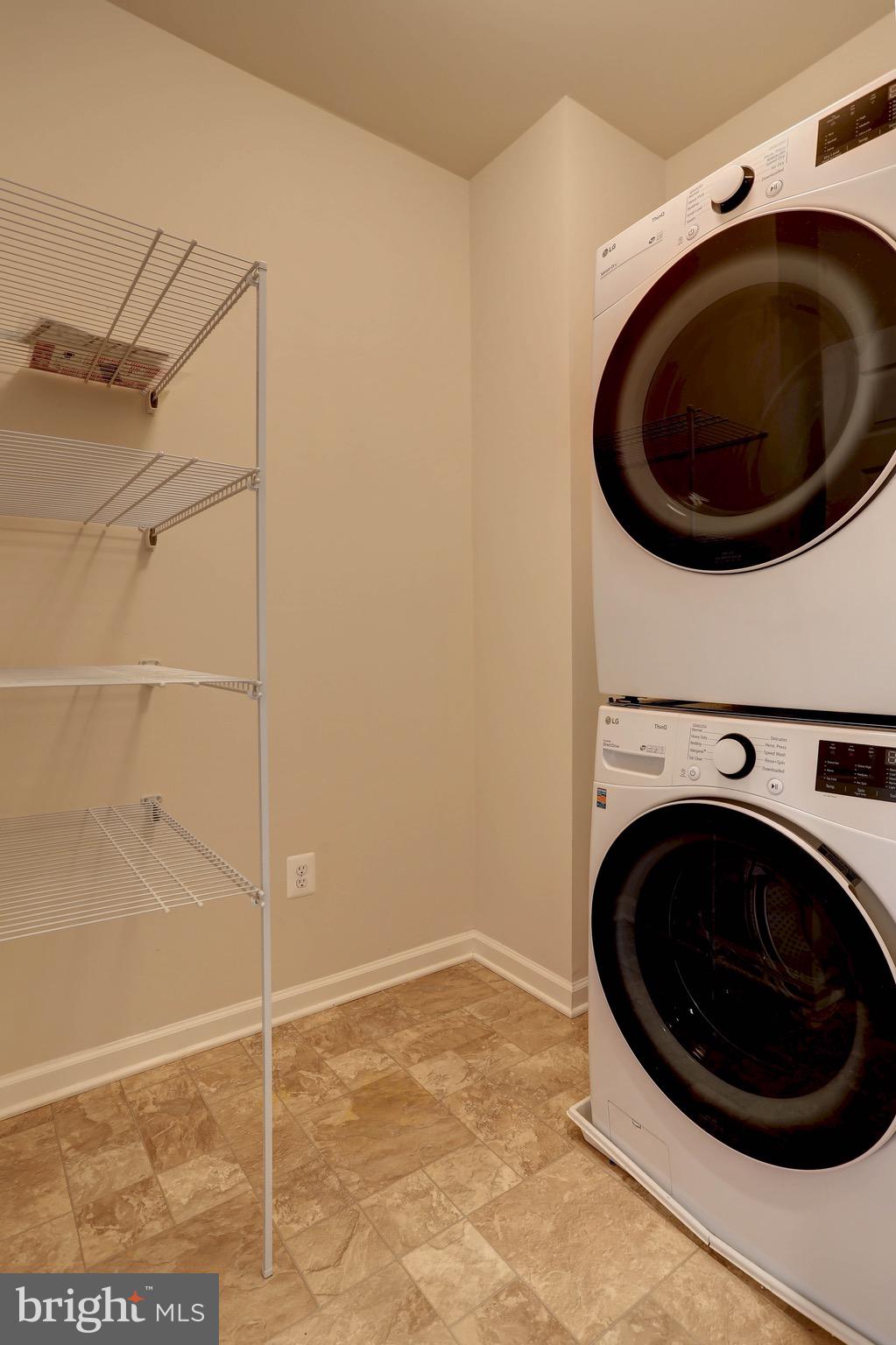 RED OAK CROSSING - Residential Lease