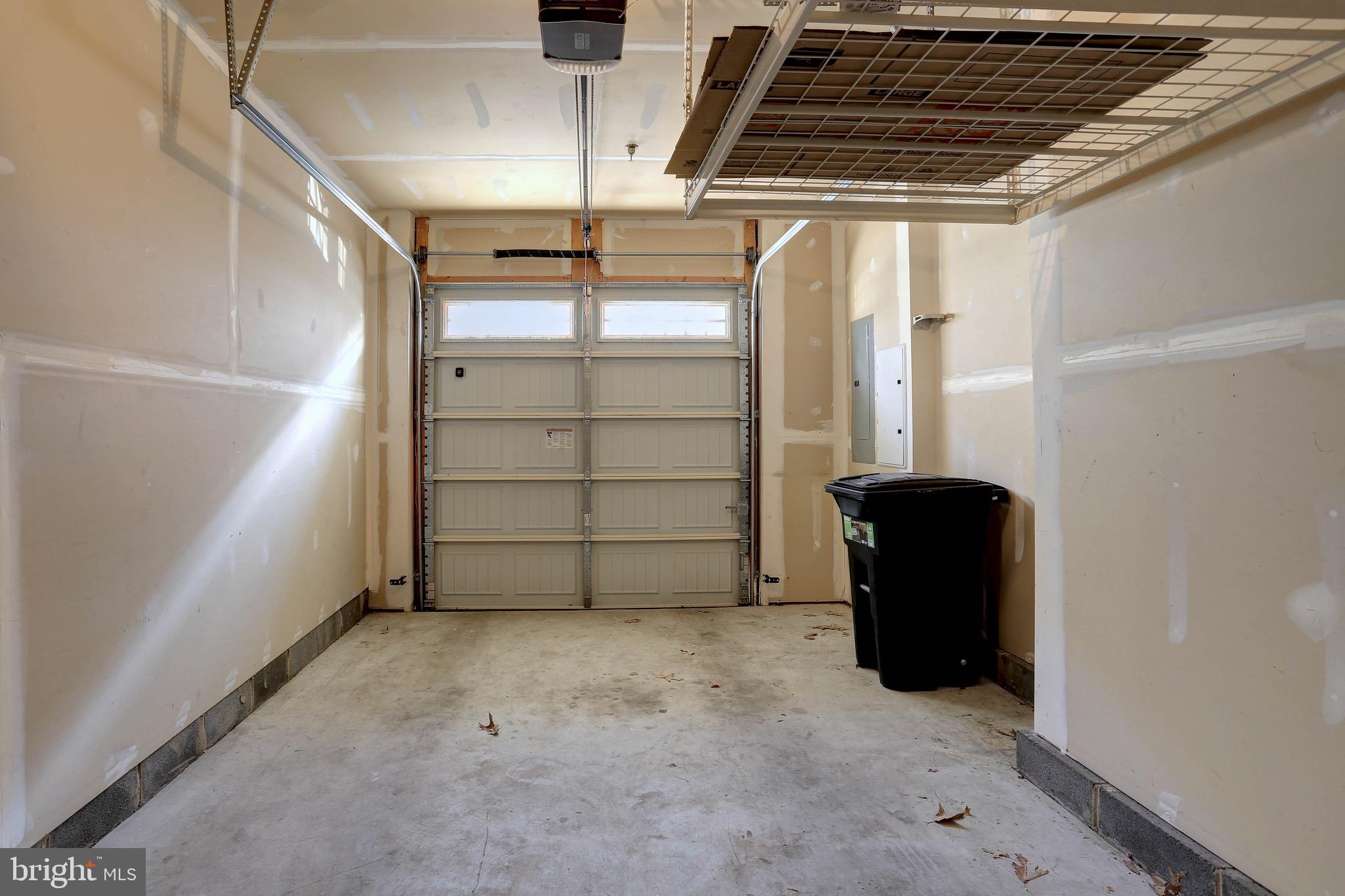 RED OAK CROSSING - Residential Lease