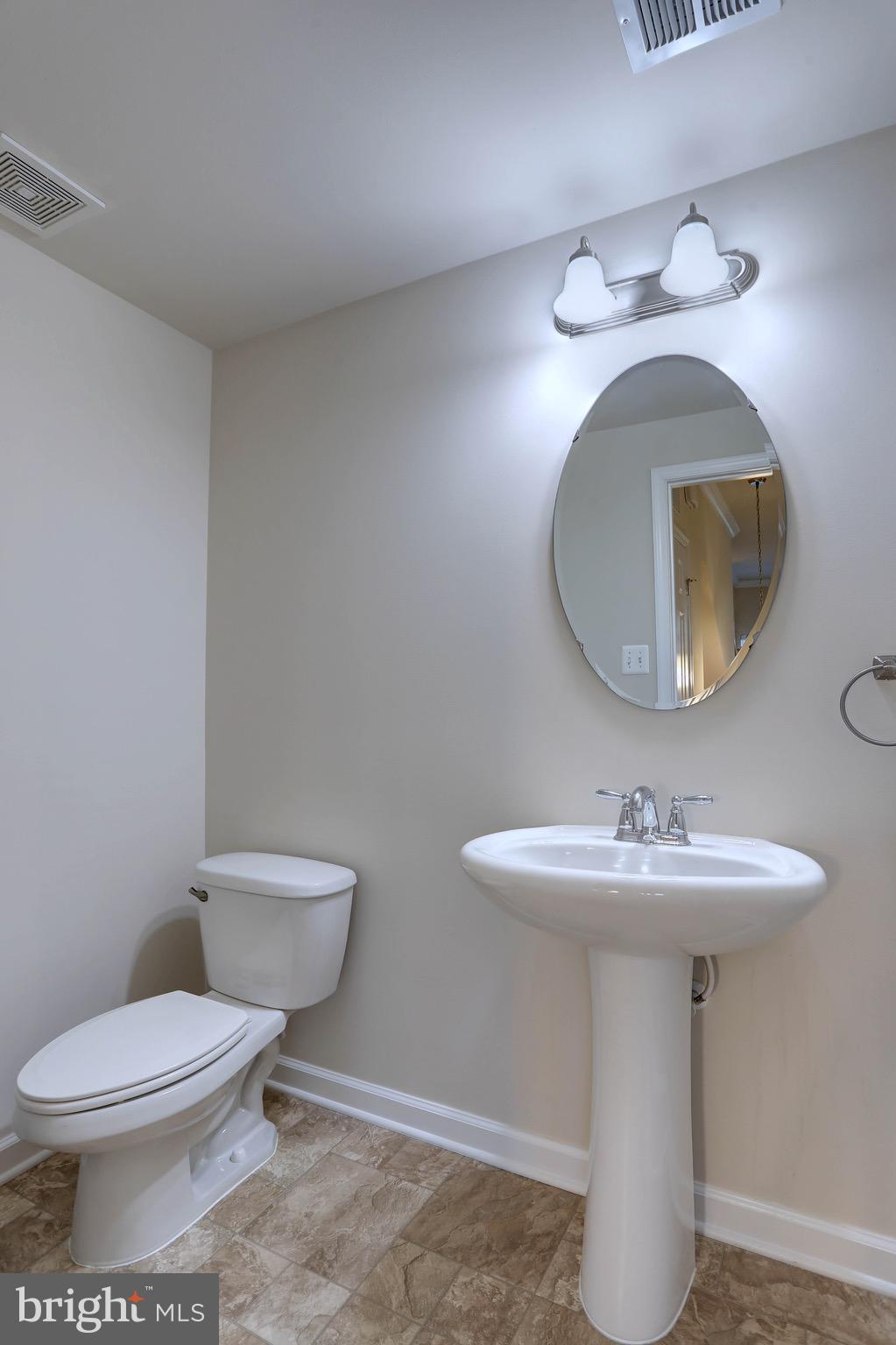 RED OAK CROSSING - Residential Lease