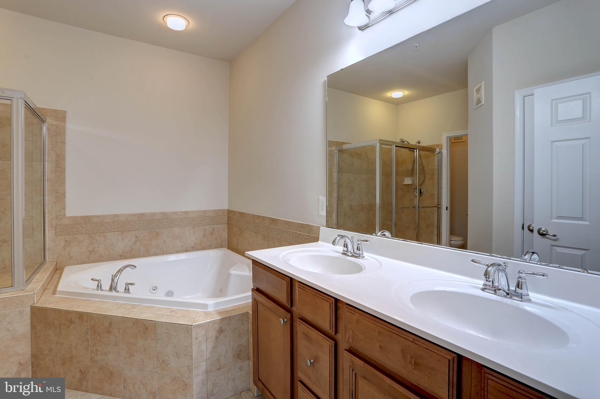 RED OAK CROSSING - Residential Lease