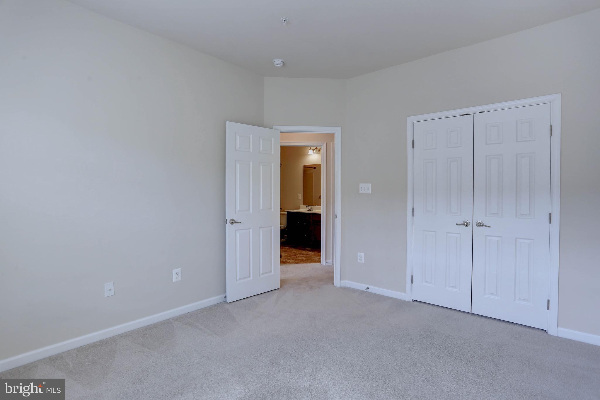 RED OAK CROSSING - Residential Lease