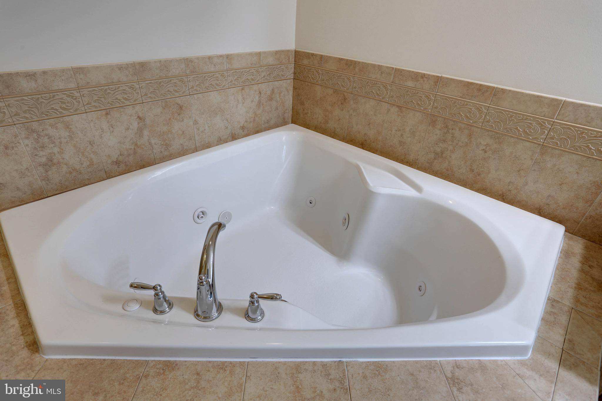 RED OAK CROSSING - Residential Lease