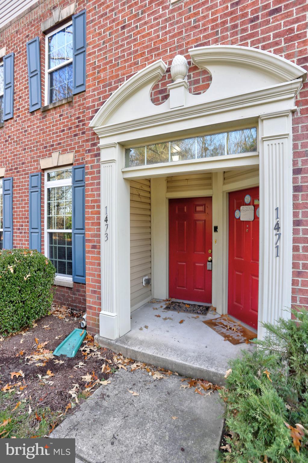 RED OAK CROSSING - Residential Lease